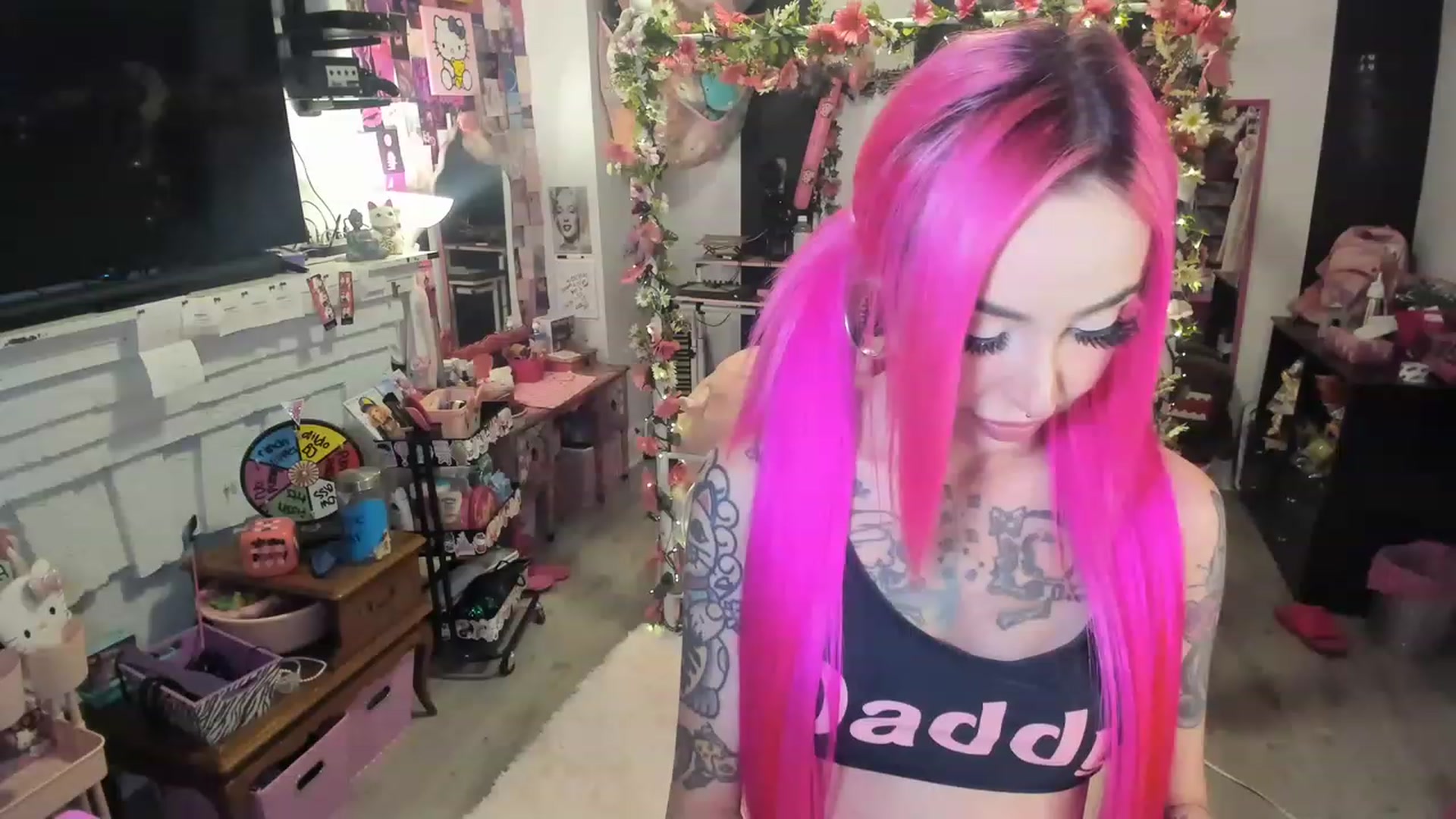 Gallery image thumbnail from LucyLovesick's myfreecams stream on, 06/02/2023, 03:46 image 8 of 20
