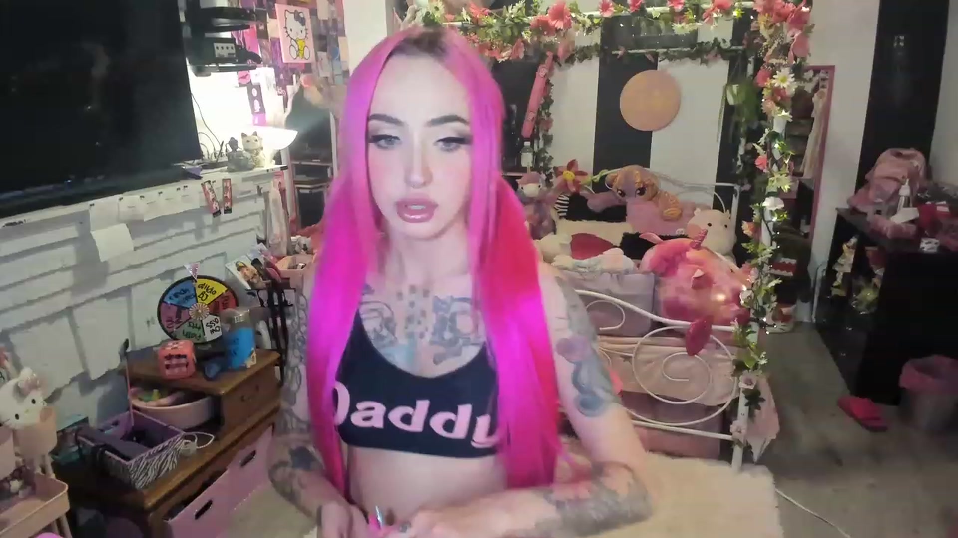 Gallery image thumbnail from LucyLovesick's myfreecams stream on, 06/02/2023, 03:46 image 20 of 20