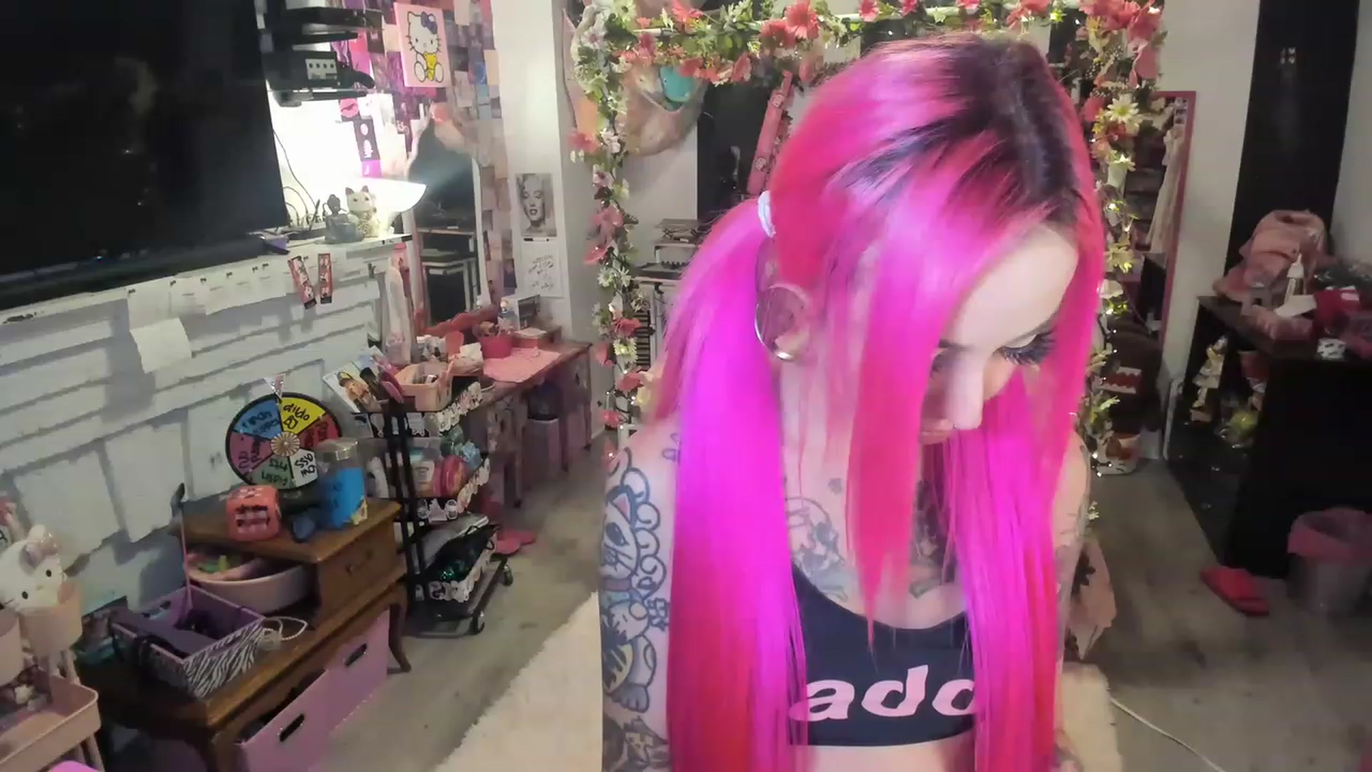 Gallery image thumbnail from LucyLovesick's myfreecams stream on, 06/02/2023, 03:46 image 7 of 20