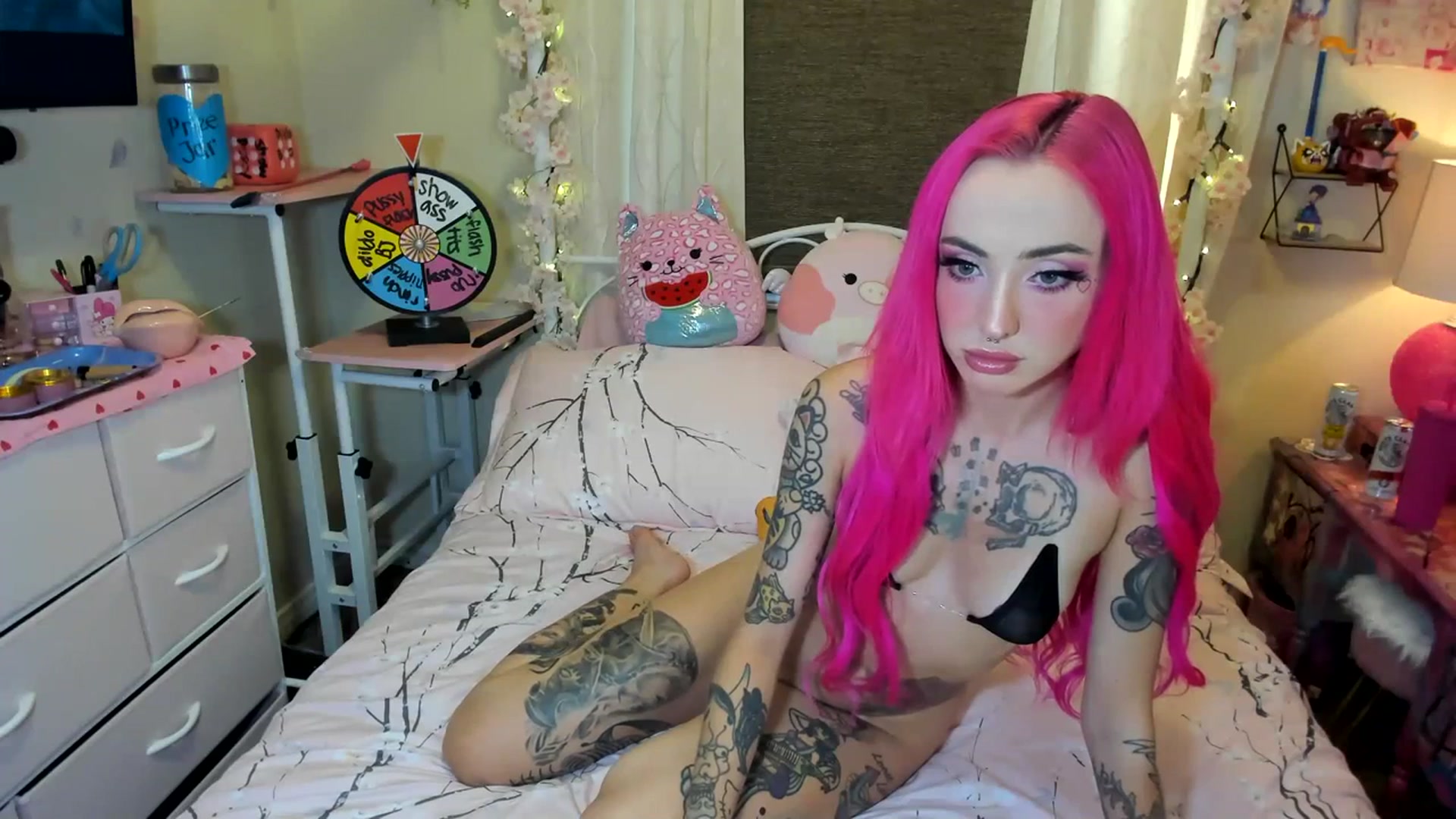 Gallery image thumbnail from LucyLovesick's myfreecams stream on, 06/30/2023, 24:01 image 2 of 20