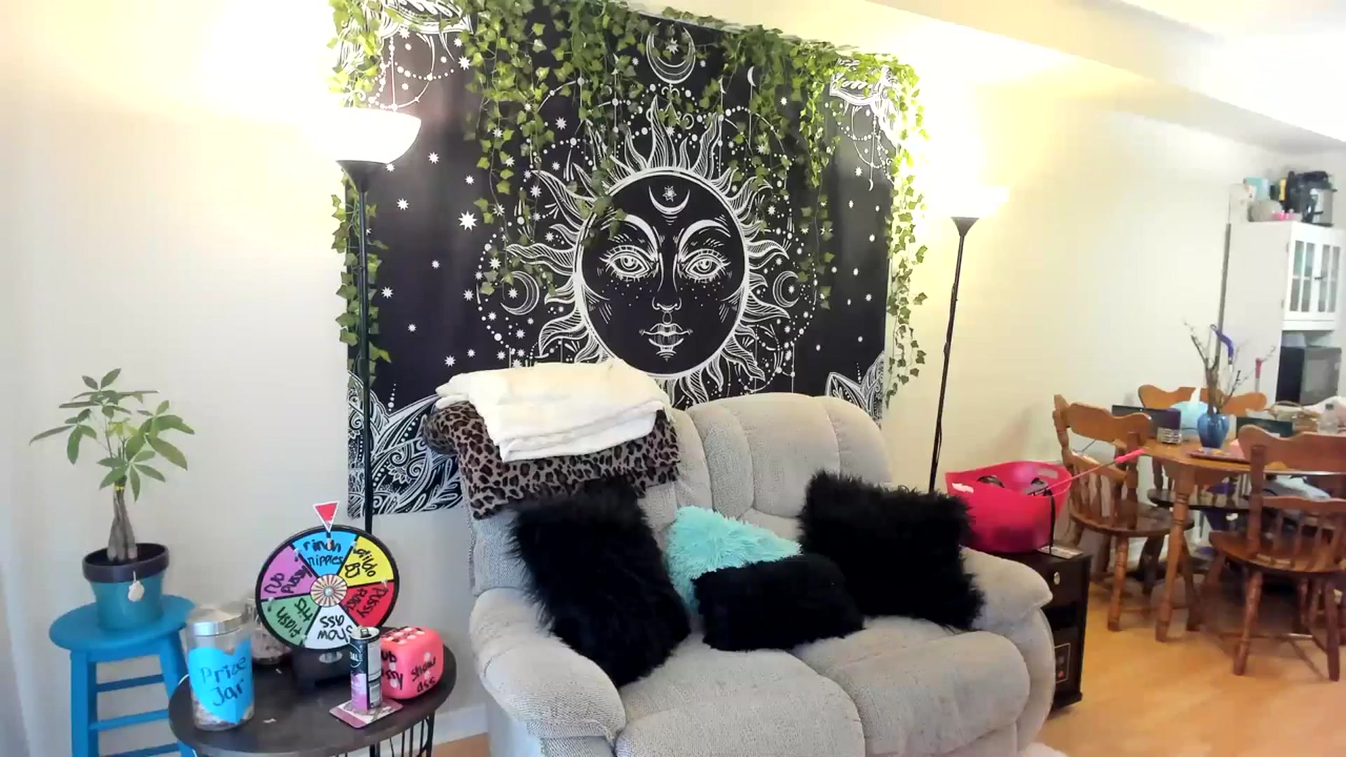 Gallery image thumbnail from LucyLovesick's myfreecams stream on, 07/01/2023, 22:35 image 17 of 20