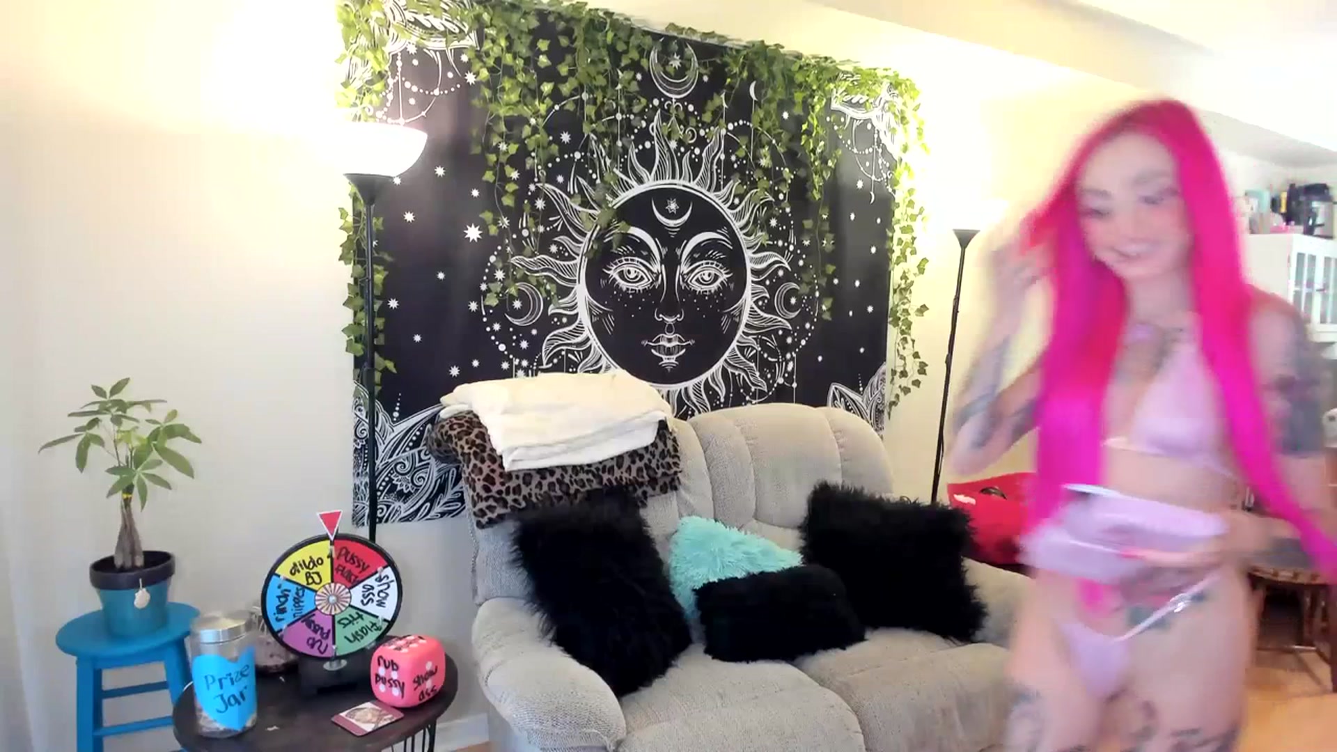 Gallery image thumbnail from LucyLovesick's myfreecams stream on, 07/01/2023, 23:00 image 14 of 20
