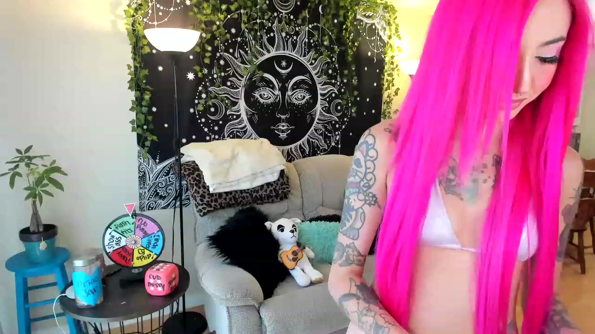 Gallery image thumbnail from LucyLovesick's myfreecams stream on, 07/02/2023, 21:18 image 17 of 20