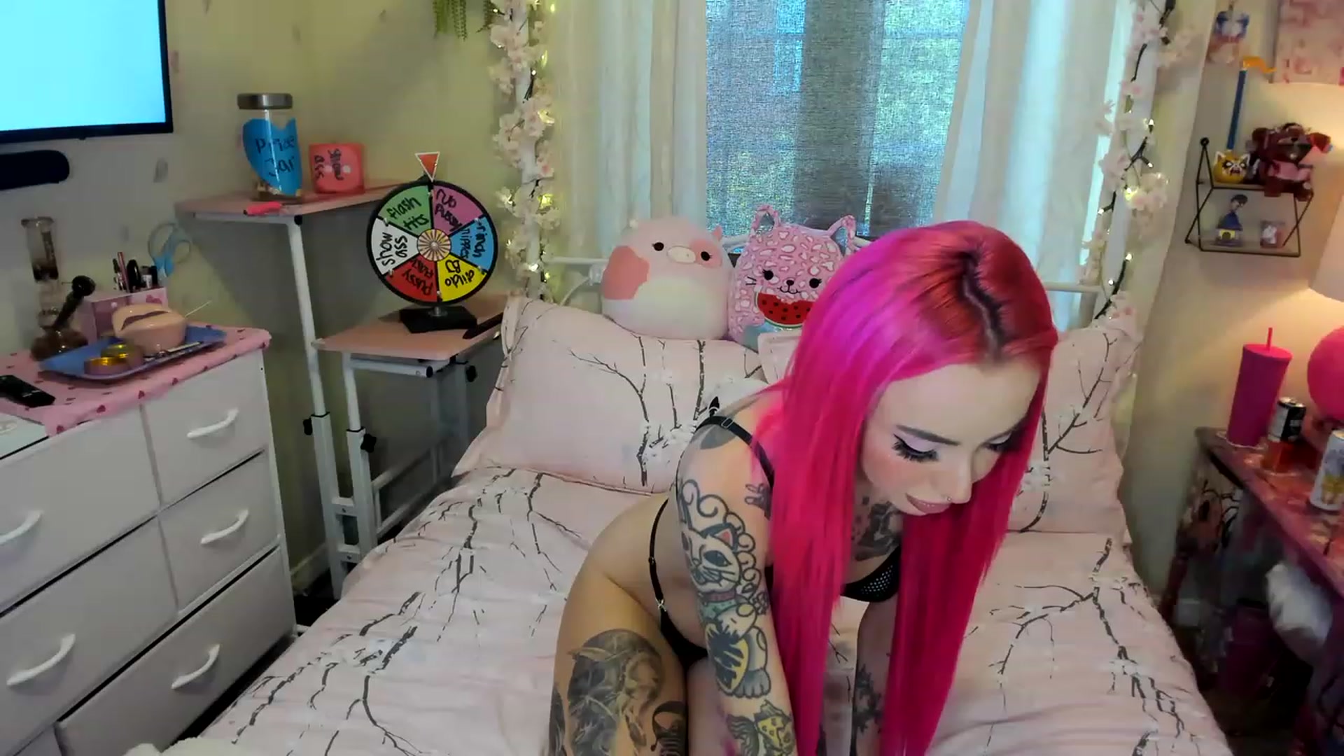 Gallery image thumbnail from LucyLovesick's myfreecams stream on, 07/03/2023, 22:38 image 2 of 20