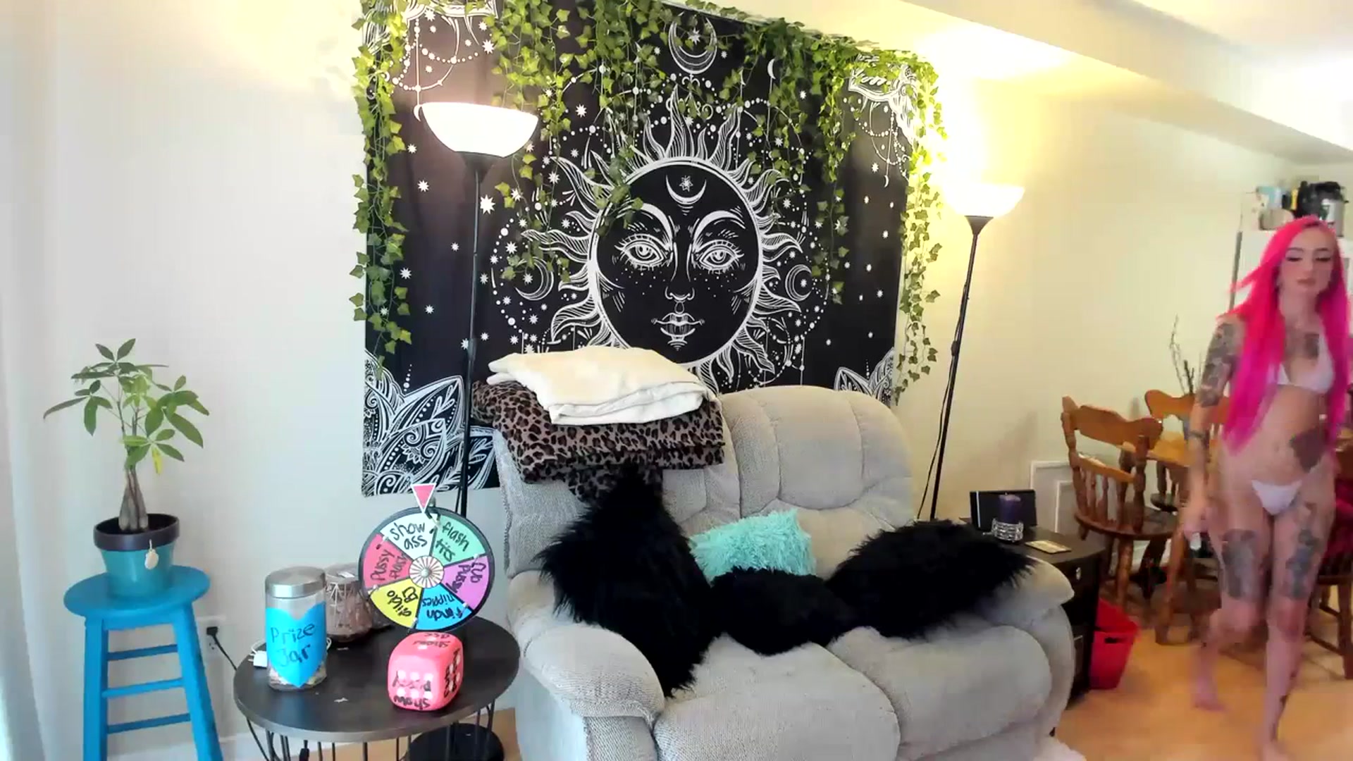 Gallery image thumbnail from LucyLovesick's myfreecams stream on, 07/08/2023, 20:23 image 13 of 20