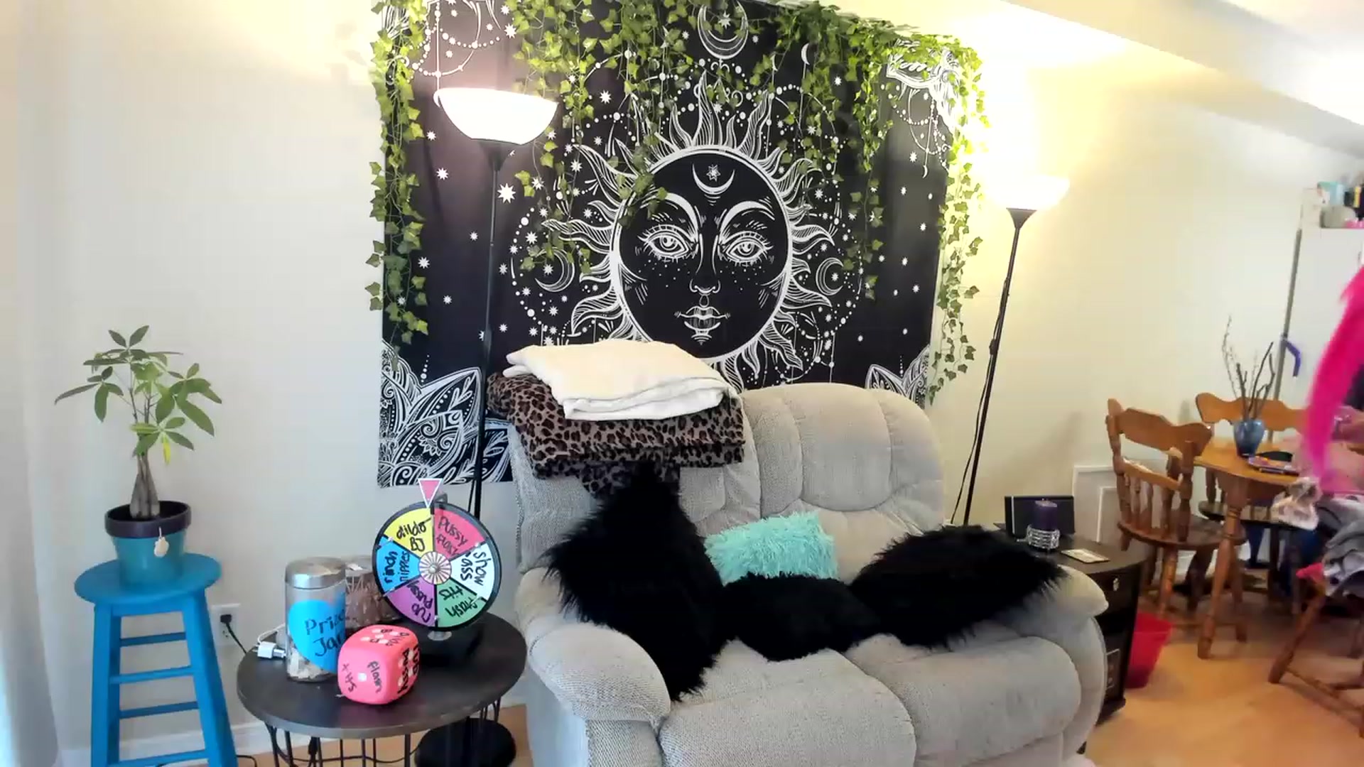 Gallery image thumbnail from LucyLovesick's myfreecams stream on, 07/08/2023, 22:18 image 7 of 20