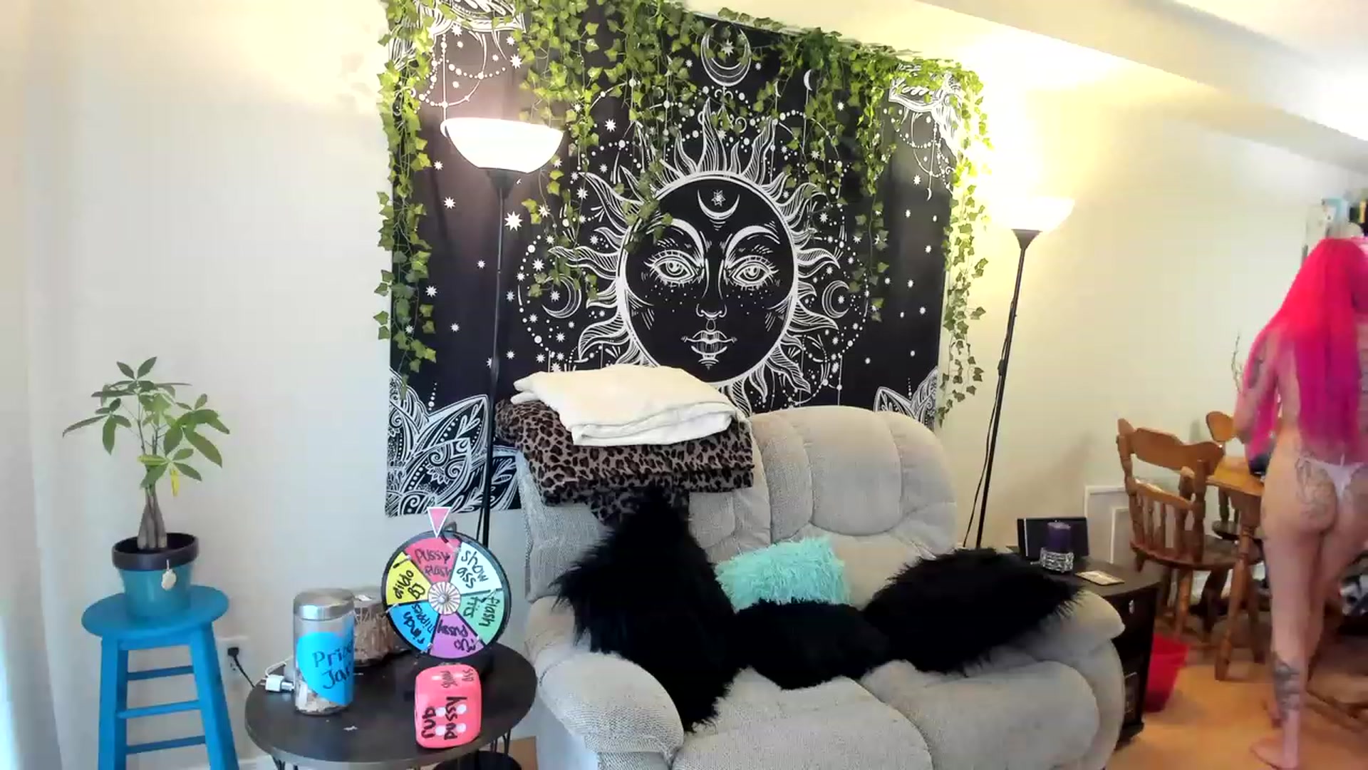 Gallery image thumbnail from LucyLovesick's myfreecams stream on, 07/08/2023, 22:18 image 18 of 20
