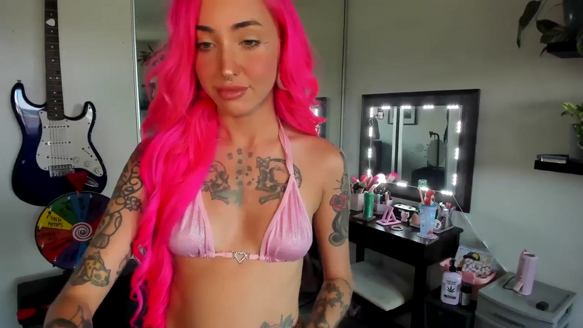 Gallery image thumbnail from LucyLovesick's myfreecams stream on, 08/08/2023, 20:32 image 16 of 20