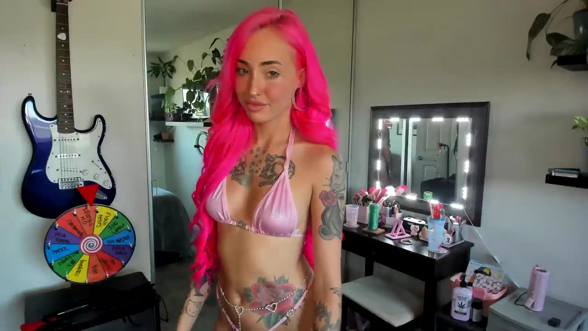 Gallery image thumbnail from LucyLovesick's myfreecams stream on, 08/08/2023, 20:32 image 7 of 20