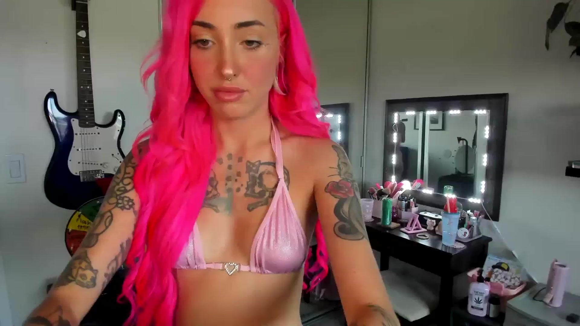 Gallery image thumbnail from LucyLovesick's myfreecams stream on, 08/08/2023, 20:32 image 20 of 20
