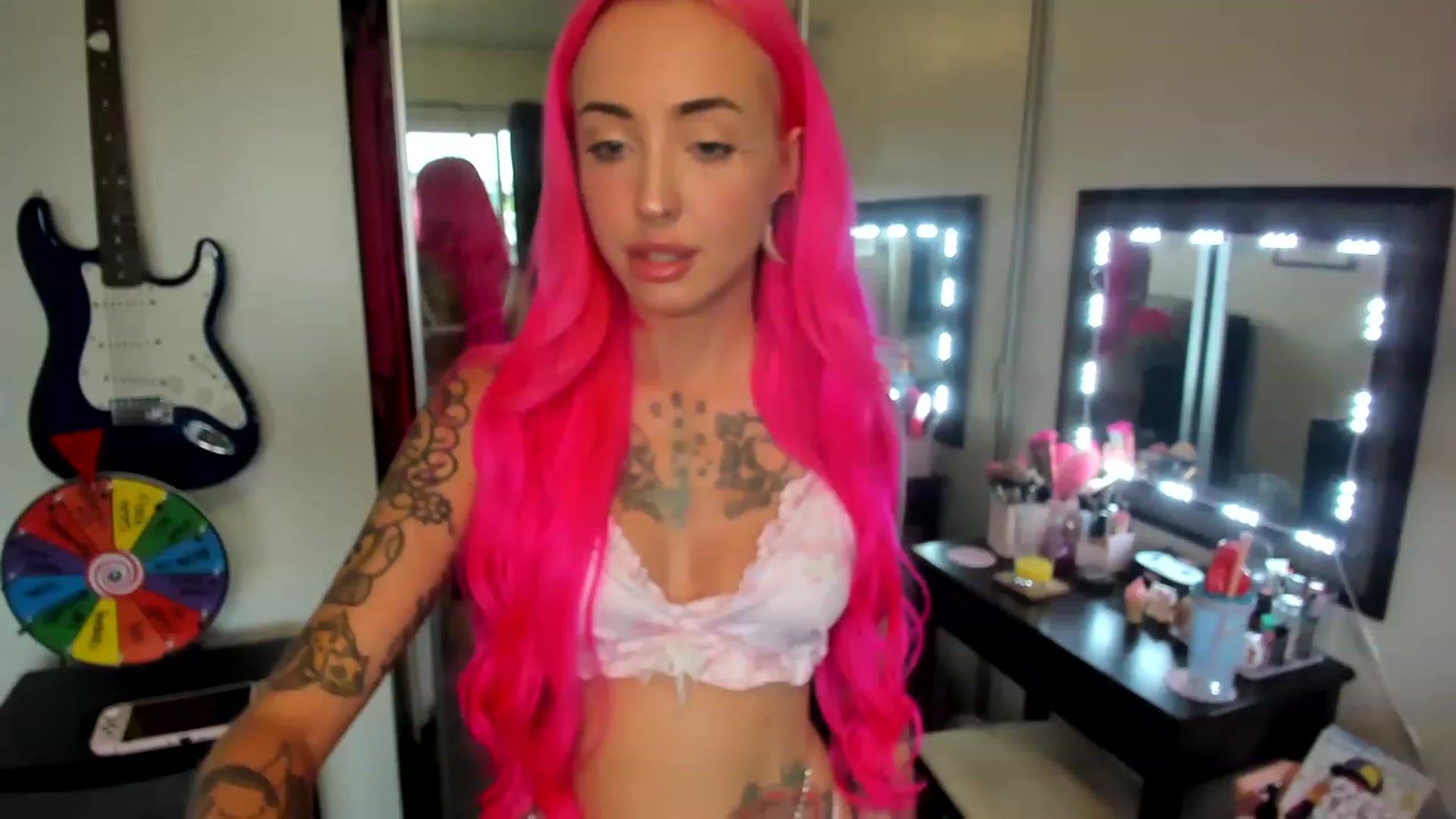 Gallery image thumbnail from LucyLovesick's myfreecams stream on, 08/09/2023, 22:10 image 17 of 20