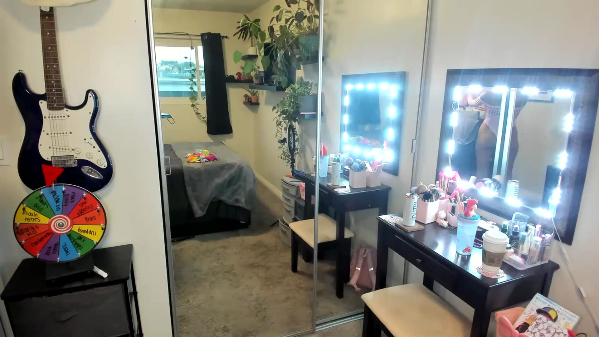 Gallery image thumbnail from LucyLovesick's myfreecams stream on, 09/12/2023, 01:47 image 8 of 20