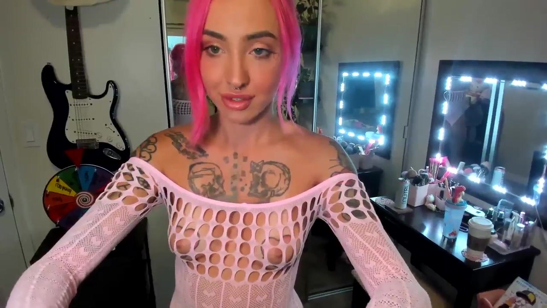 Gallery image thumbnail from LucyLovesick's myfreecams stream on, 09/12/2023, 01:47 image 18 of 20