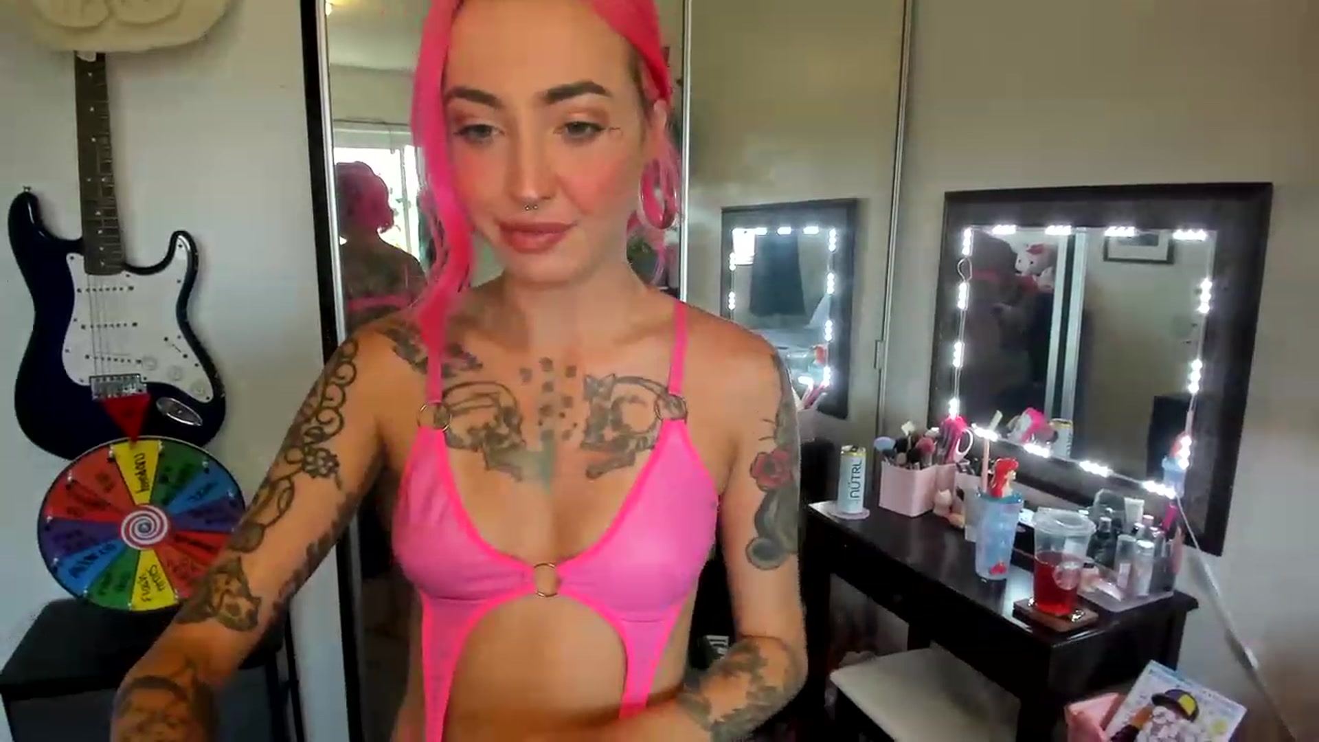 Gallery image thumbnail from LucyLovesick's myfreecams stream on, 09/13/2023, 21:45 image 17 of 20