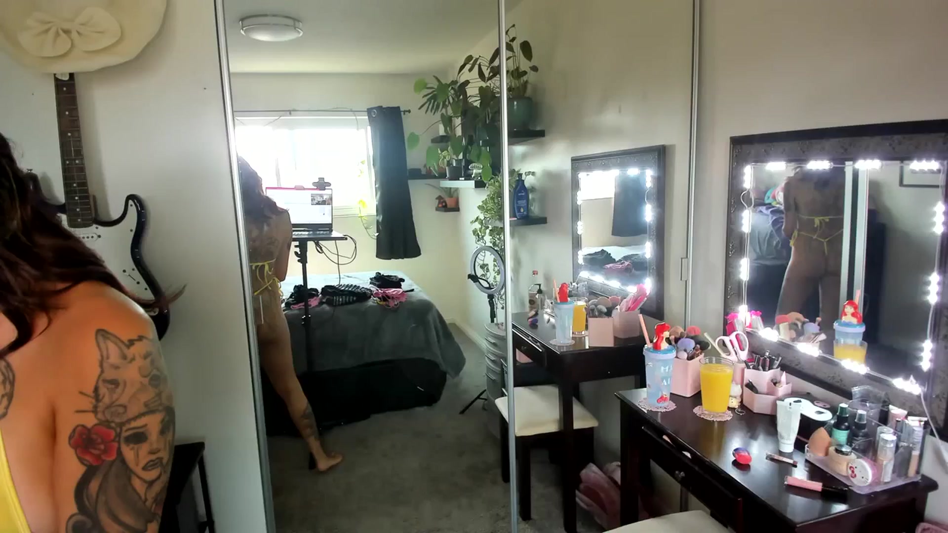 Gallery image thumbnail from LucyLovesick's myfreecams stream on, 09/20/2023, 21:07 image 1 of 20