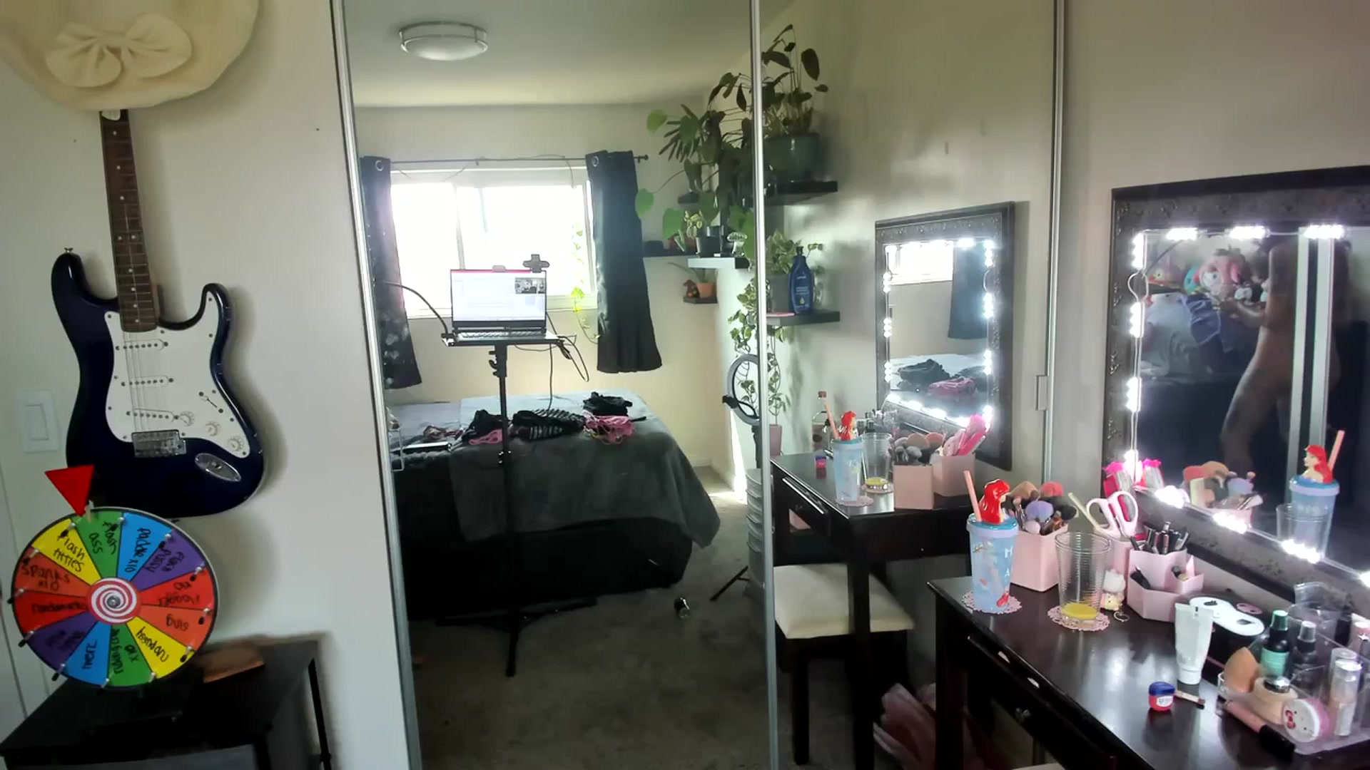 Gallery image thumbnail from LucyLovesick's myfreecams stream on, 09/20/2023, 22:24 image 3 of 20