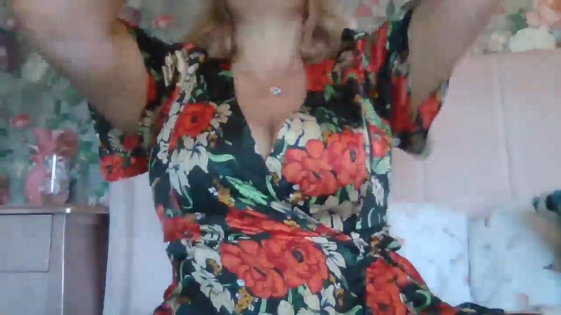 Gallery image thumbnail from LucyLowe's myfreecams stream on, 10/24/2024, 12:35 image 6 of 20