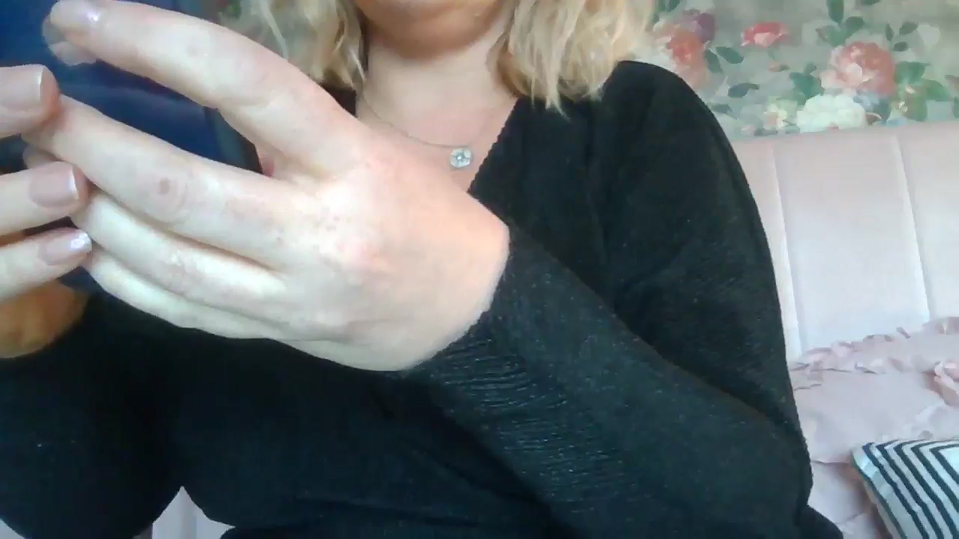Gallery image thumbnail from LucyLowe's myfreecams stream on, 11/28/2024, 13:48 image 3 of 20