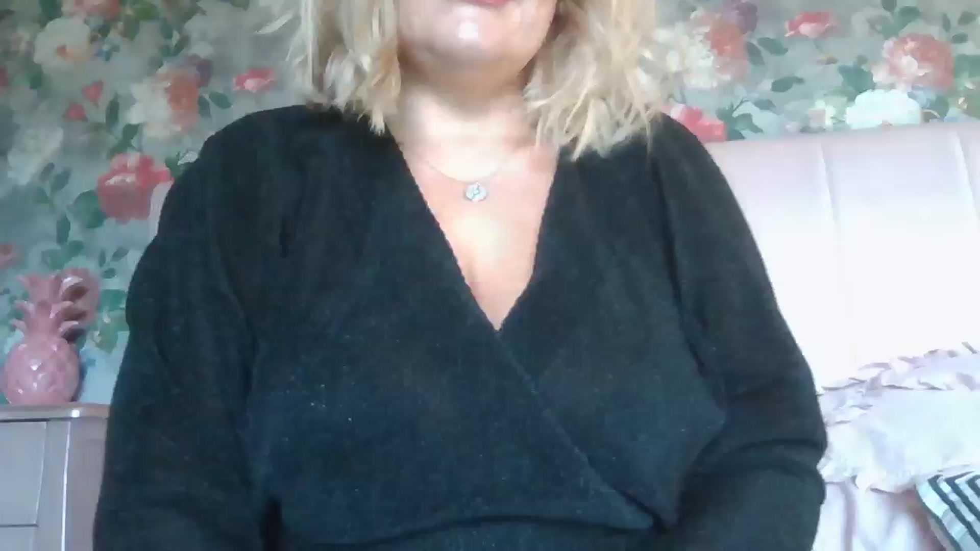 Gallery image thumbnail from LucyLowe's myfreecams stream on, 11/28/2024, 13:48 image 11 of 20