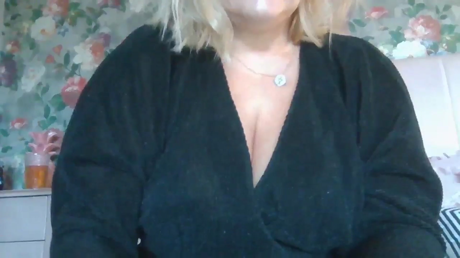 Gallery image thumbnail from LucyLowe's myfreecams stream on, 11/28/2024, 13:48 image 5 of 20