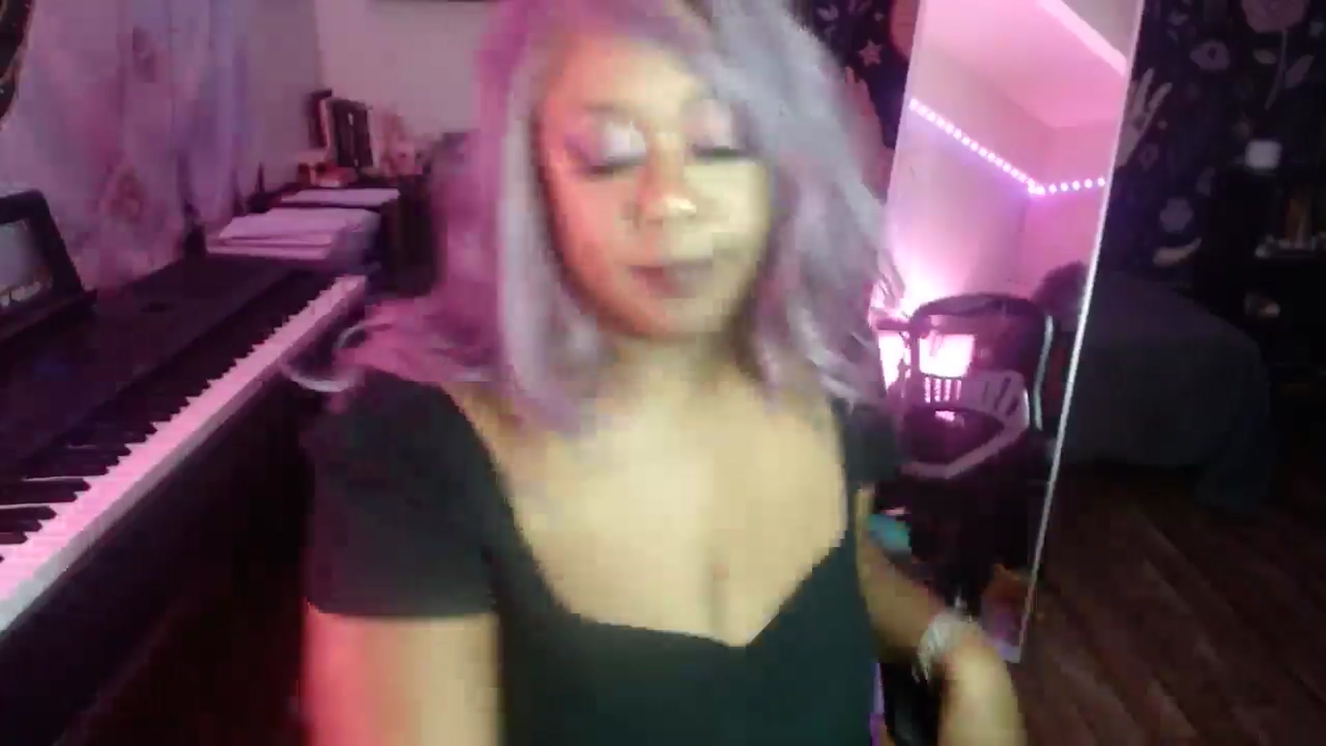 Gallery image thumbnail from LucyMack's myfreecams stream on, 06/17/2024, 08:16 image 9 of 20
