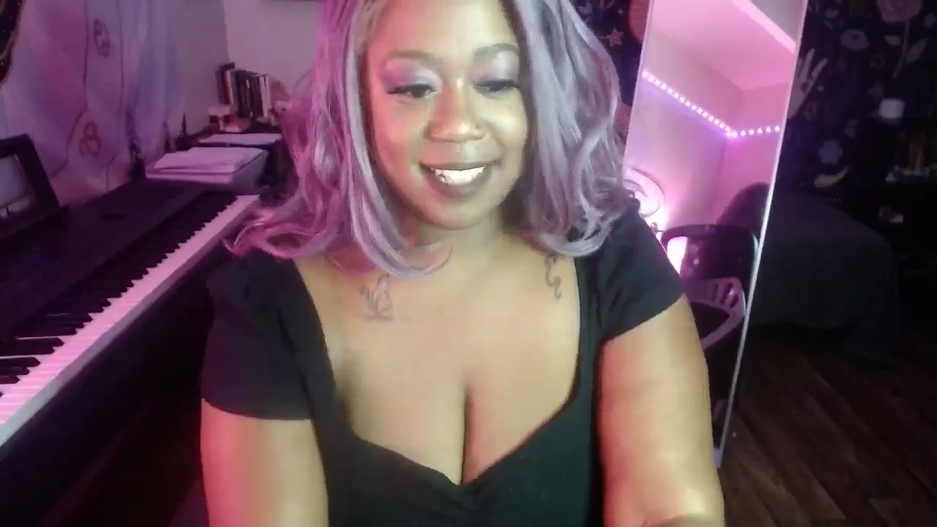 Gallery image thumbnail from LucyMack's myfreecams stream on, 06/17/2024, 08:16 image 13 of 20