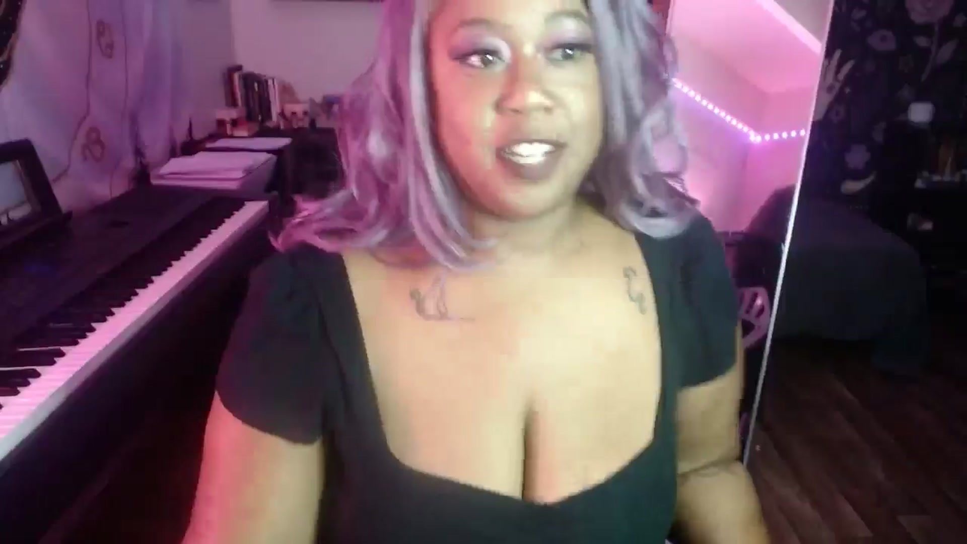 Gallery image thumbnail from LucyMack's myfreecams stream on, 06/17/2024, 08:16 image 12 of 20
