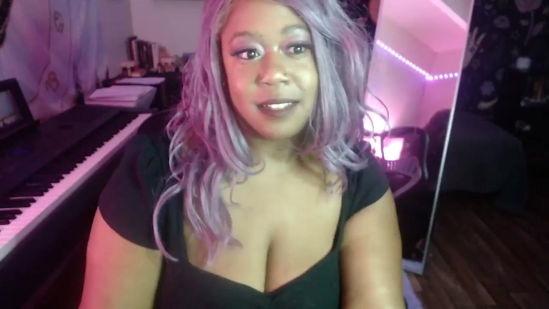 Gallery image thumbnail from LucyMack's myfreecams stream on, 06/17/2024, 08:16 image 20 of 20