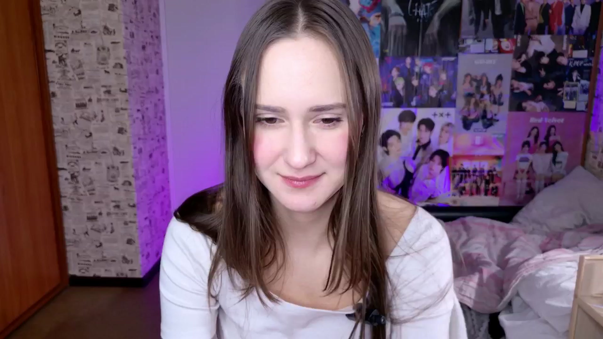 Gallery image thumbnail from LucyRosen's myfreecams stream on, 11/18/2025, 08:36 image 1 of 20