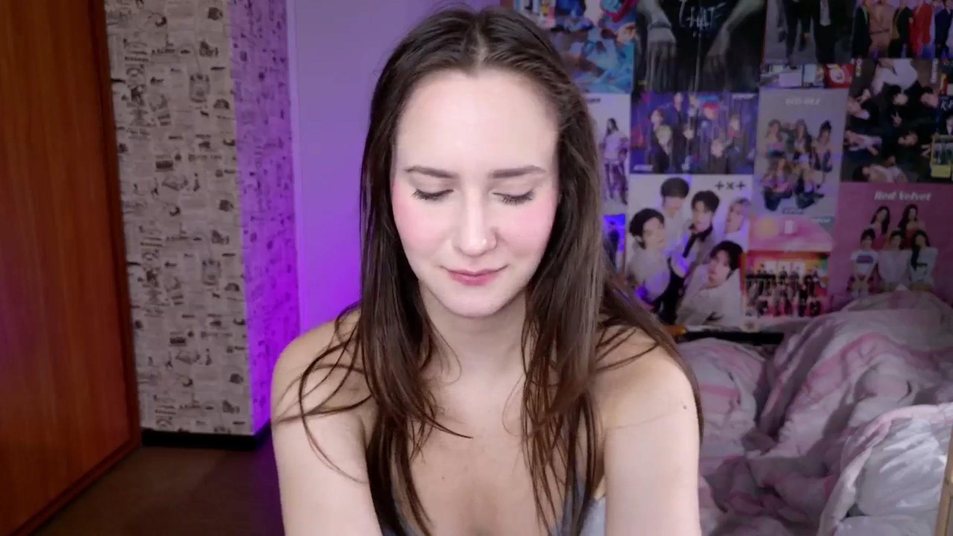 Gallery image thumbnail from LucyRosen's myfreecams stream on, 11/19/2025, 06:14 image 19 of 20