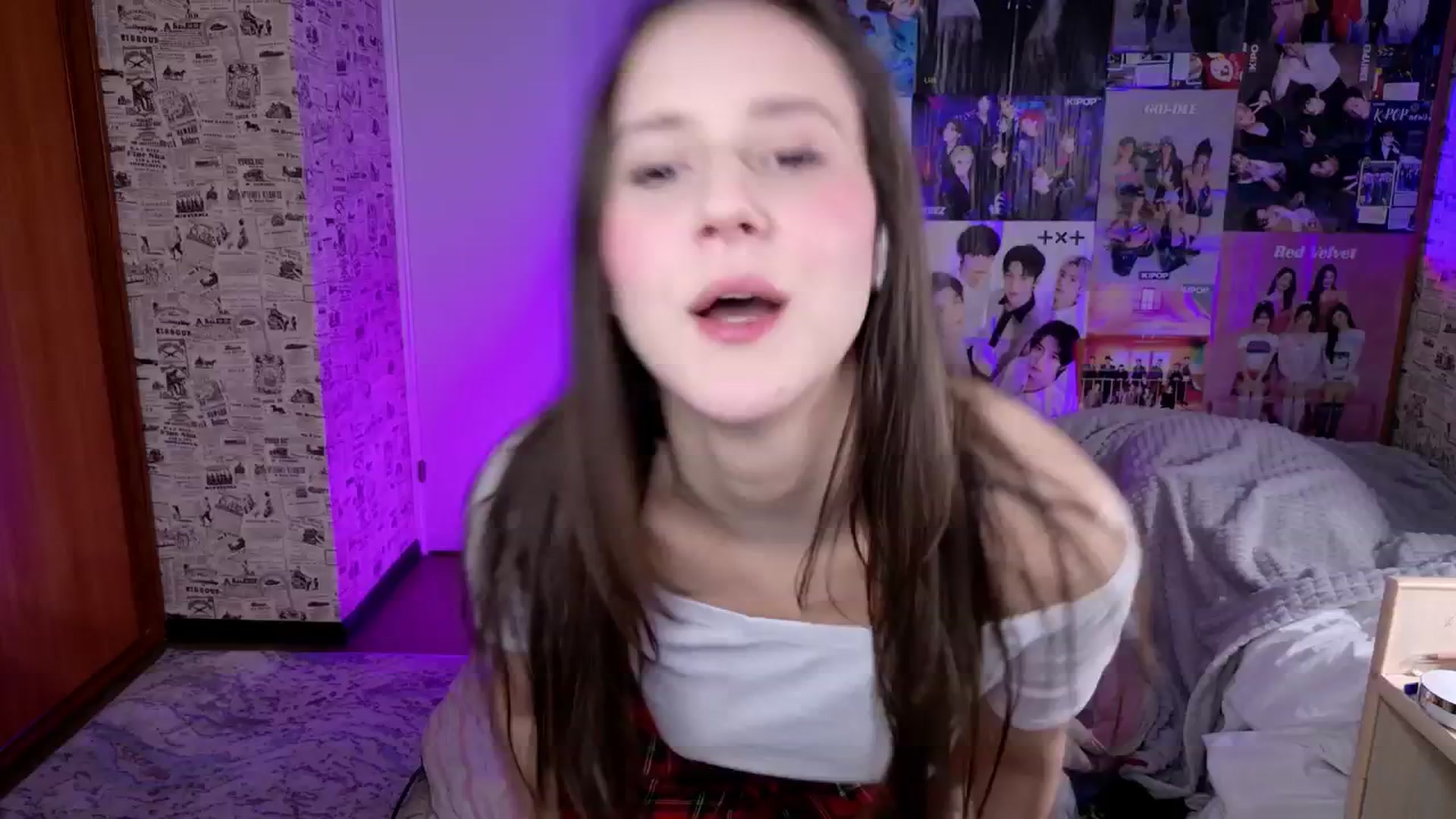 Gallery image thumbnail from LucyRosen's myfreecams stream on, 11/19/2025, 17:01 image 2 of 20