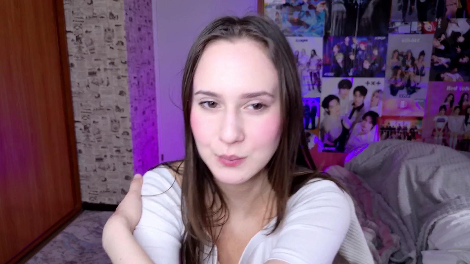 Gallery image thumbnail from LucyRosen's myfreecams stream on, 11/19/2025, 17:01 image 10 of 20