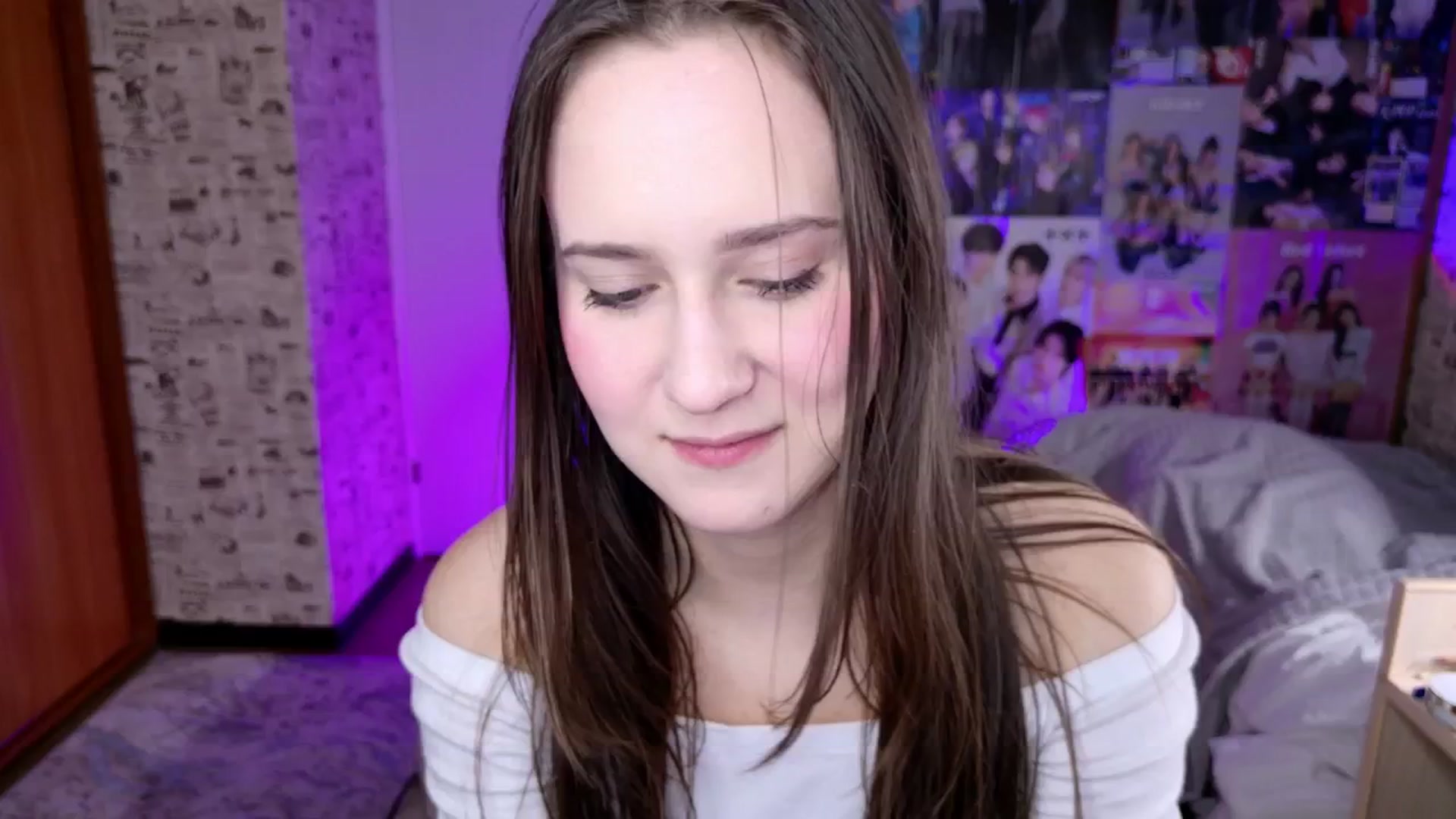 Gallery image thumbnail from LucyRosen's myfreecams stream on, 11/19/2025, 17:01 image 1 of 20