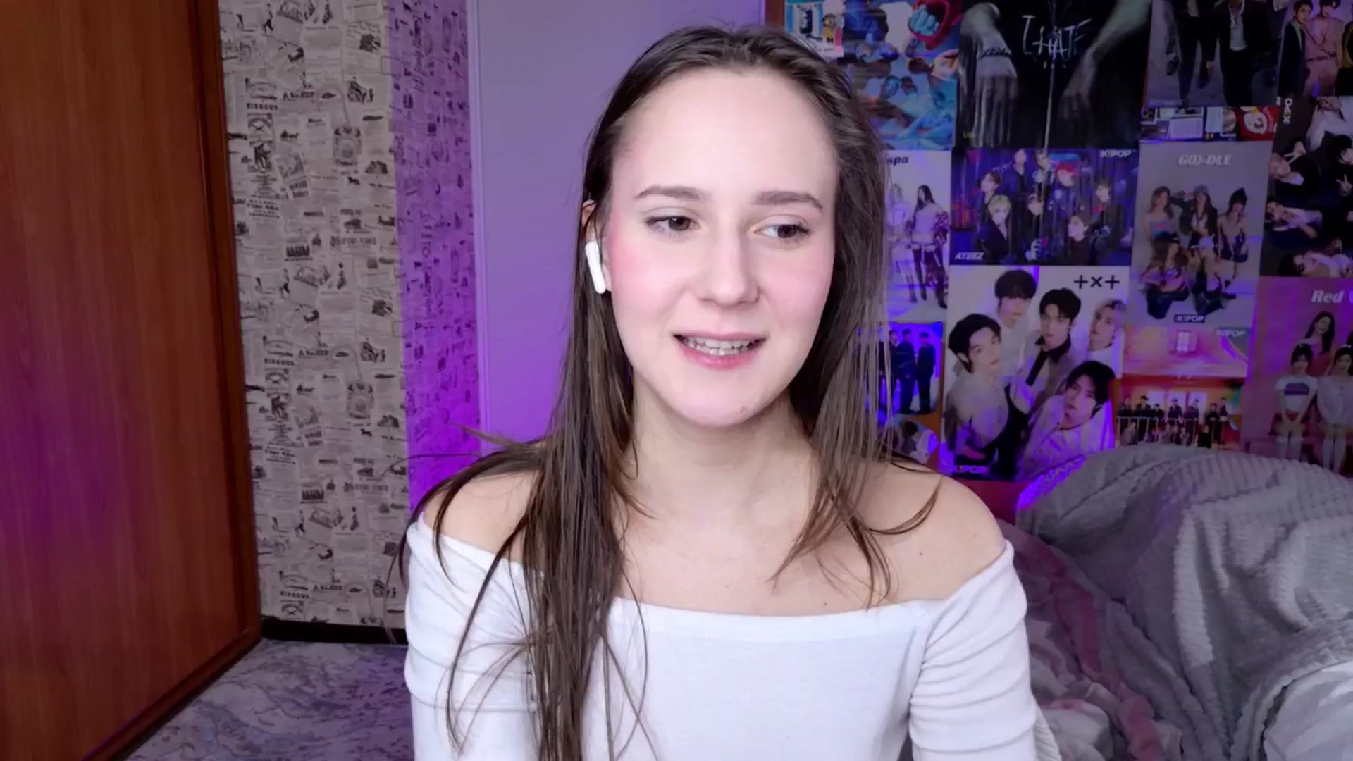 Gallery image thumbnail from LucyRosen's myfreecams stream on, 11/19/2025, 18:26 image 12 of 20