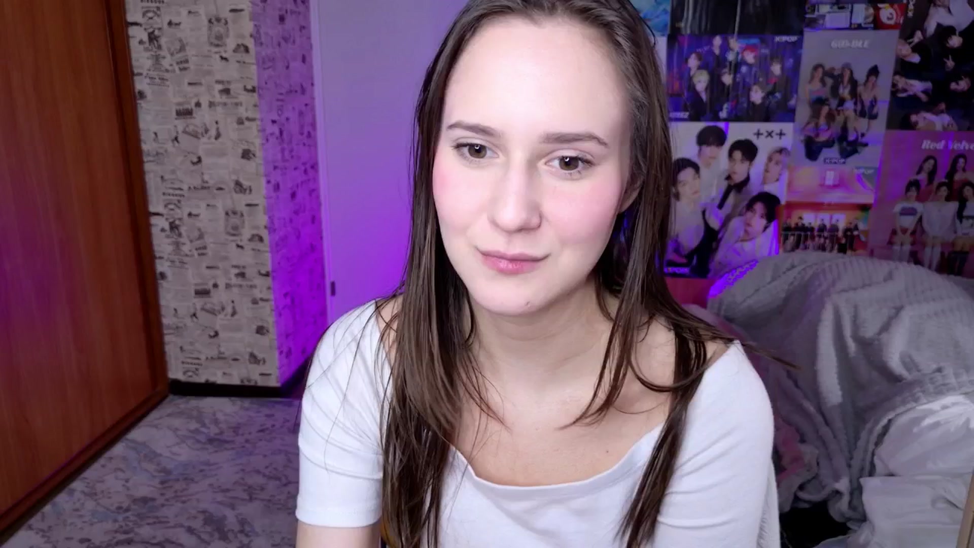 Gallery image thumbnail from LucyRosen's myfreecams stream on, 11/19/2025, 18:26 image 17 of 20