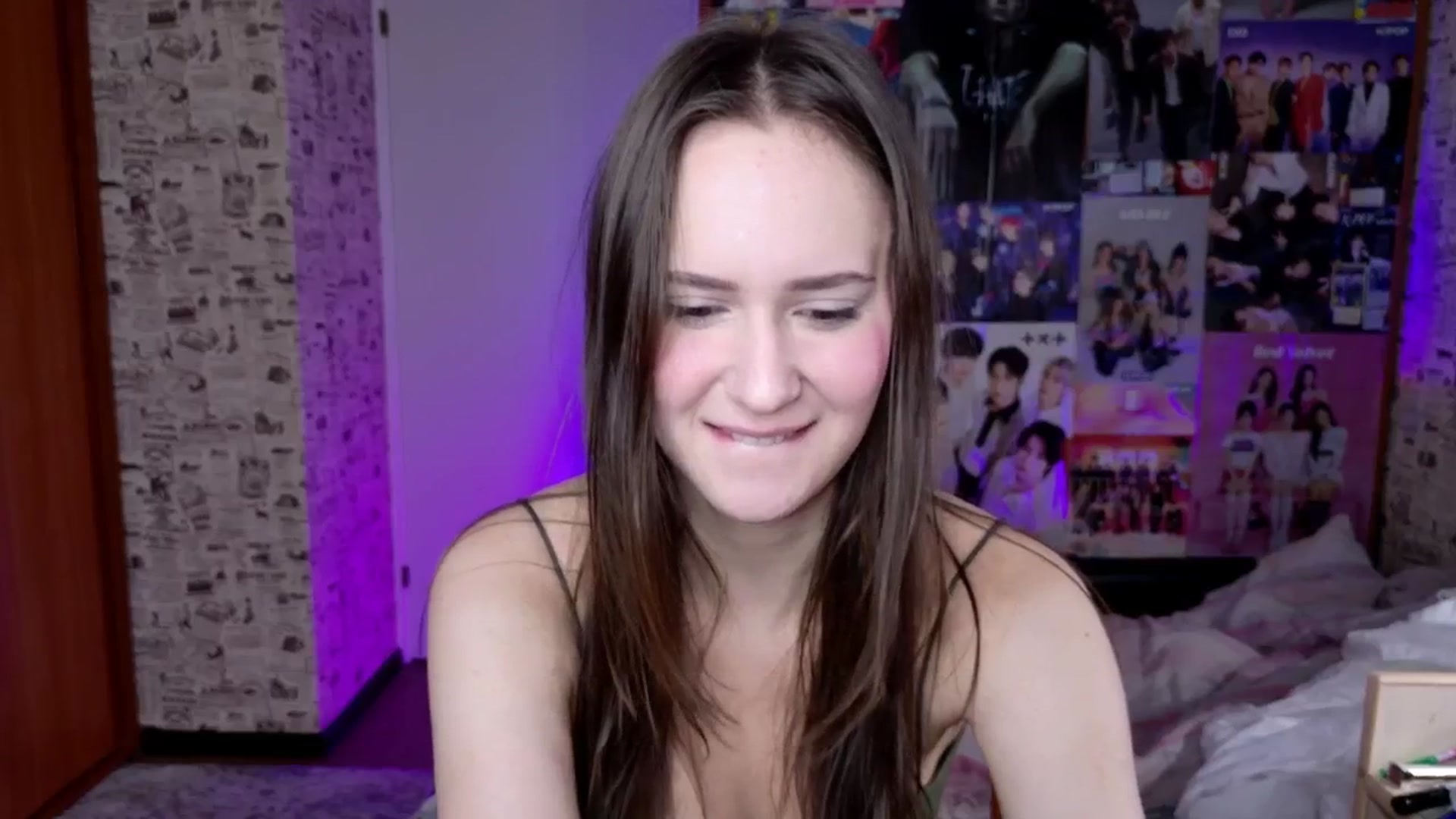Gallery image thumbnail from LucyRosen's myfreecams stream on, 11/24/2025, 16:49 image 17 of 20