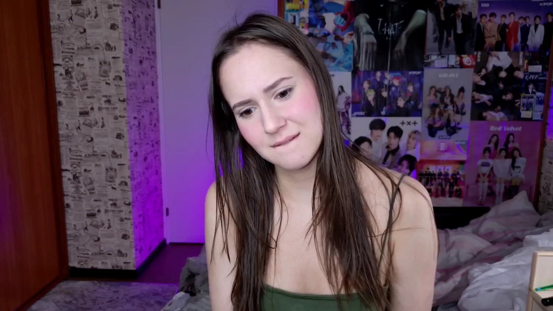 Gallery image thumbnail from LucyRosen's myfreecams stream on, 11/24/2025, 17:38 image 10 of 20