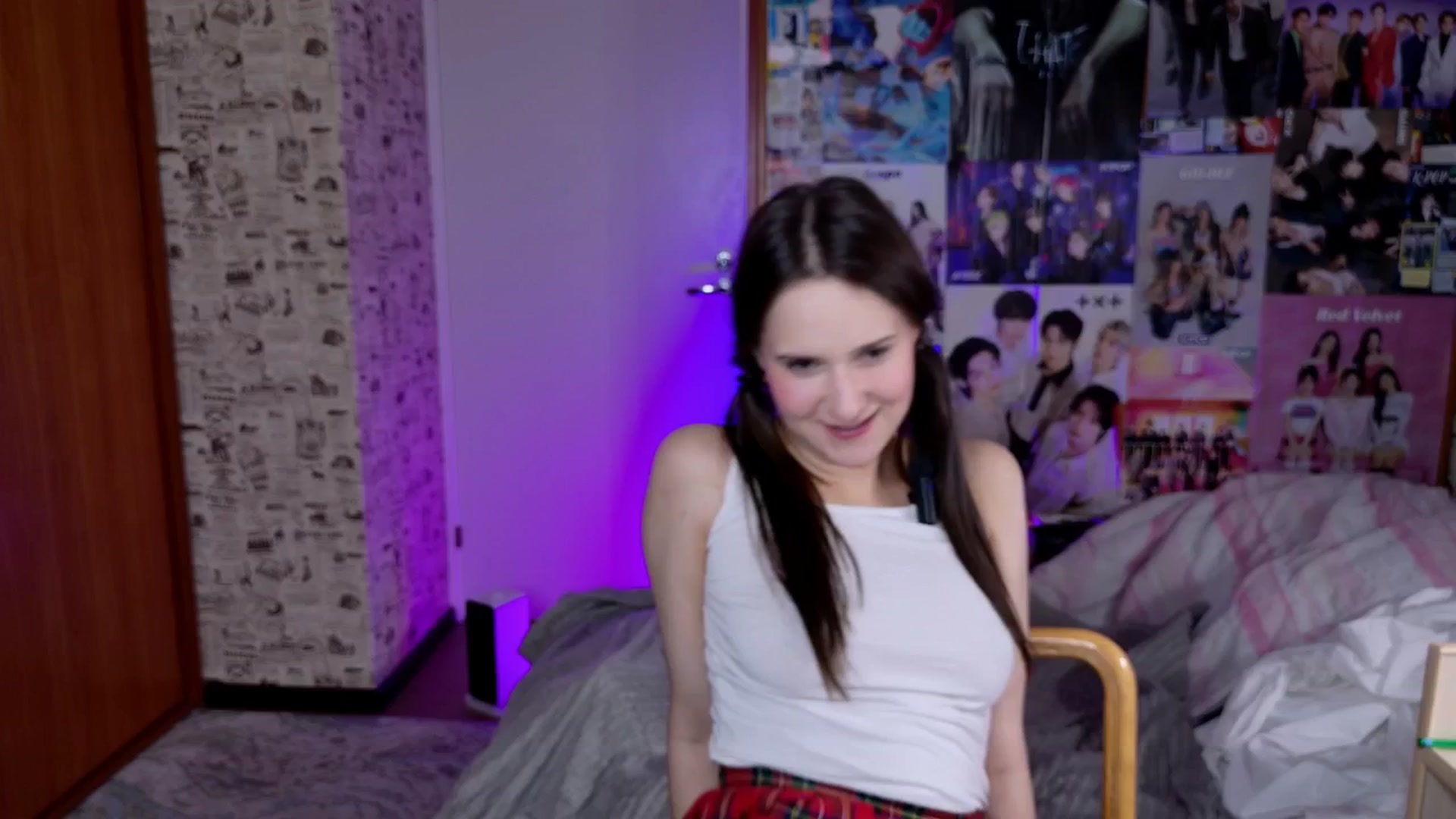 Gallery image thumbnail from LucyRosen's myfreecams stream on, 11/27/2025, 17:04 image 5 of 20