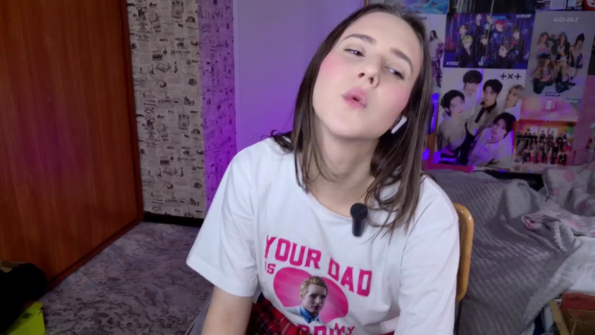Gallery image thumbnail from LucyRosen's myfreecams stream on, 12/01/2025, 15:25 image 16 of 20