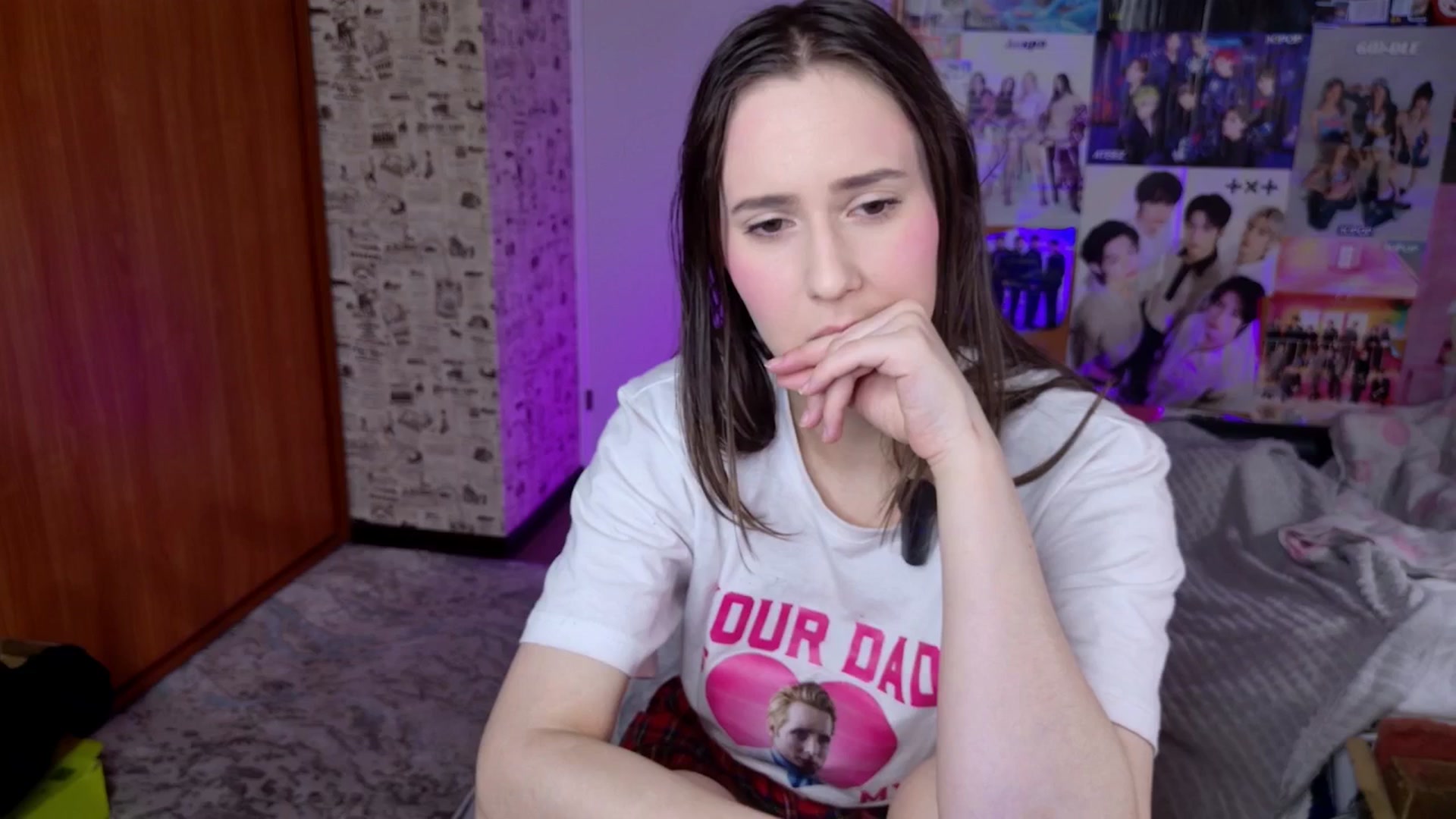 Gallery image thumbnail from LucyRosen's myfreecams stream on, 12/01/2025, 15:25 image 18 of 20