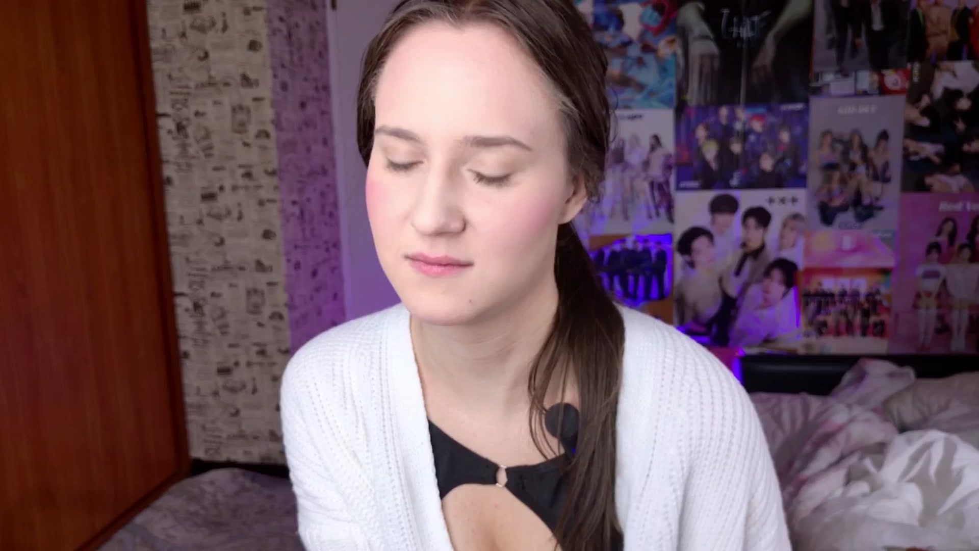 Gallery image thumbnail from LucyRosen's myfreecams stream on, 12/05/2025, 17:18 image 16 of 20