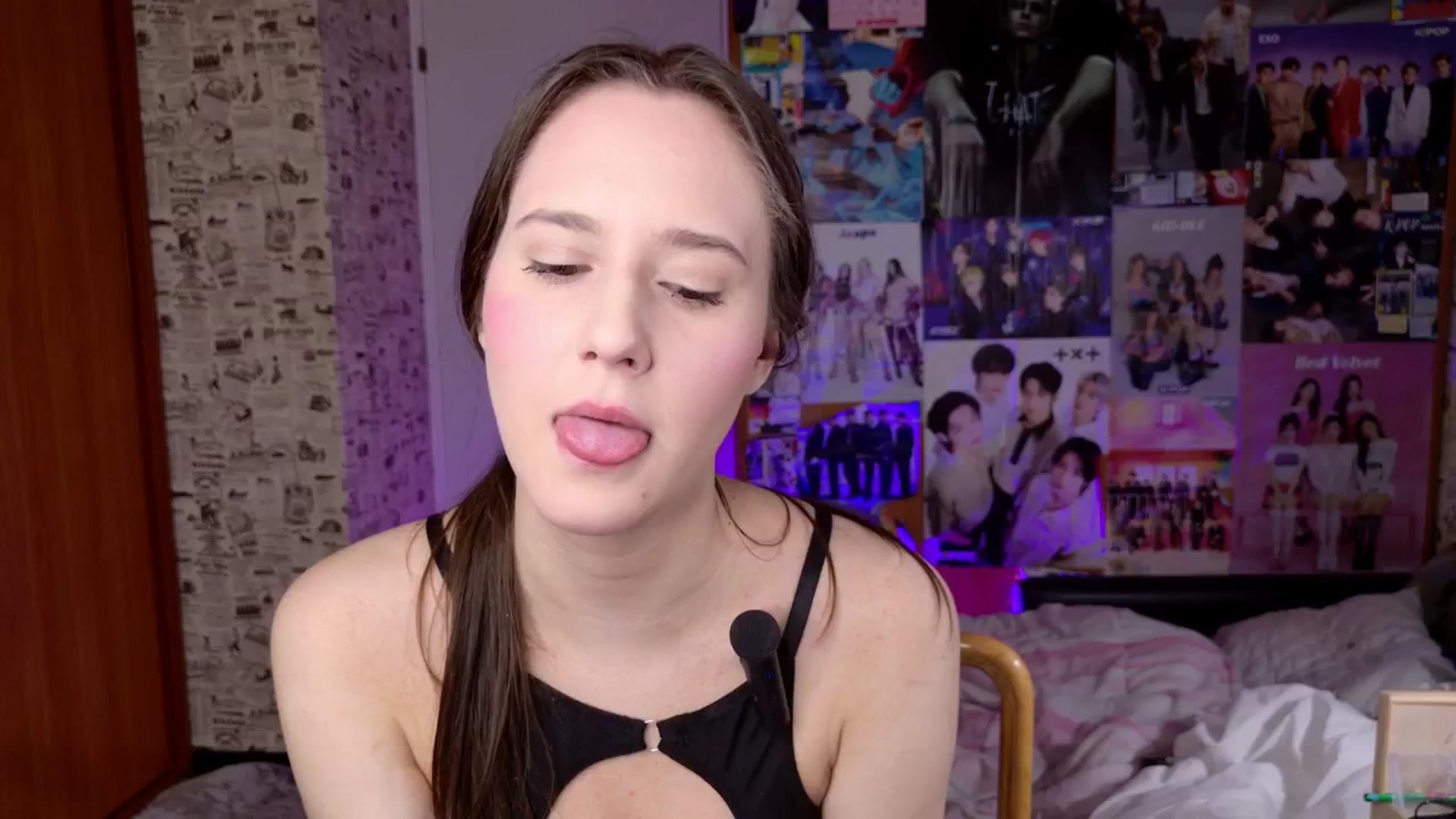 Gallery image thumbnail from LucyRosen's myfreecams stream on, 12/05/2025, 17:18 image 18 of 20