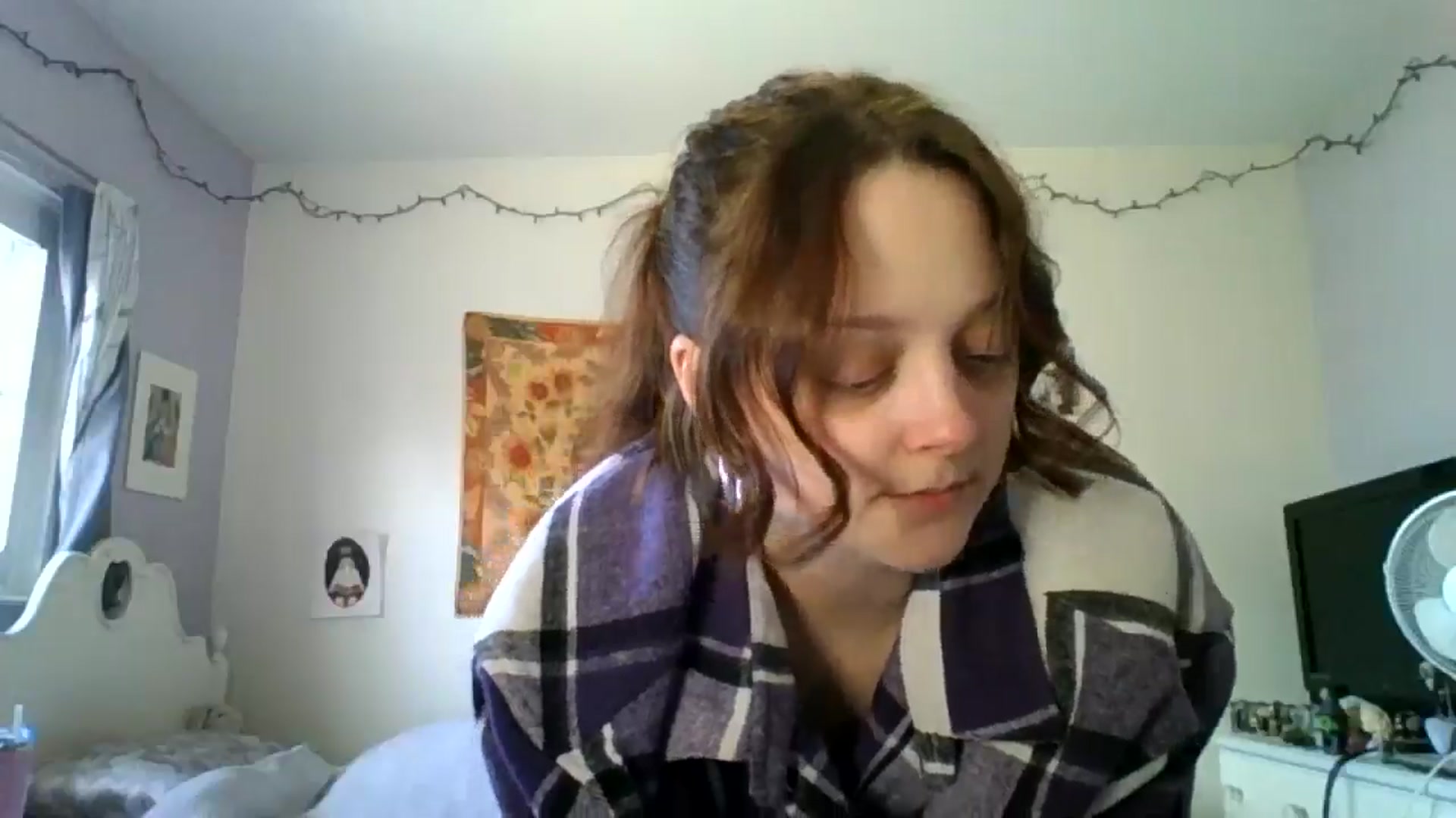 Gallery image thumbnail from LucySky's myfreecams stream on, 03/19/2026, 19:33 image 18 of 20