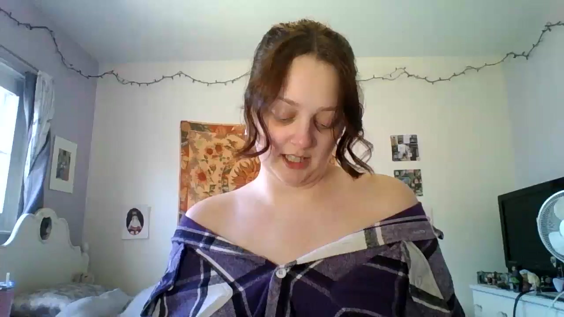 Gallery image thumbnail from LucySky's myfreecams stream on, 03/19/2026, 19:33 image 3 of 20
