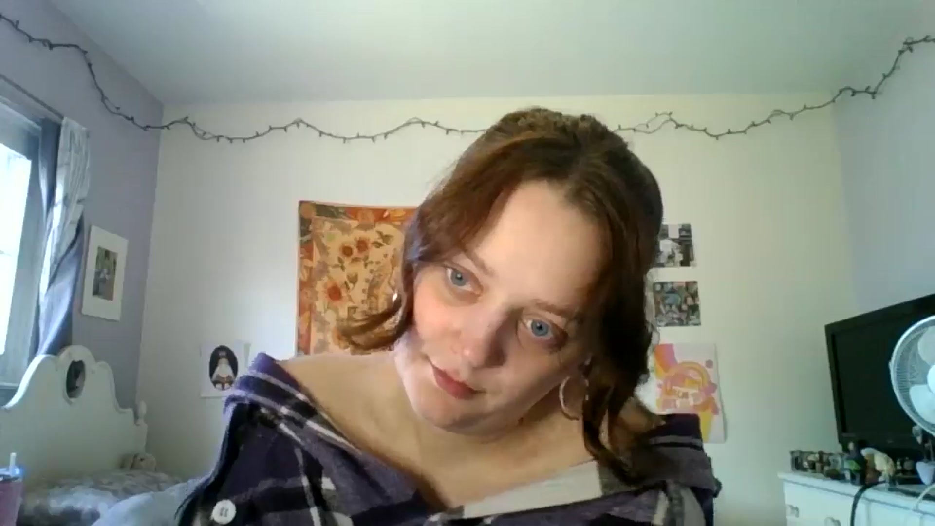 Gallery image thumbnail from LucySky's myfreecams stream on, 03/19/2026, 19:33 image 15 of 20