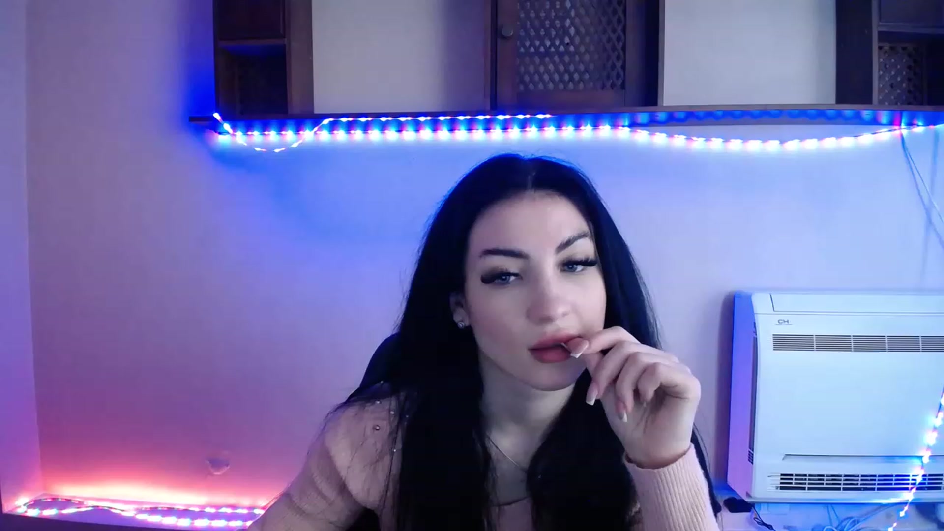Gallery image thumbnail from LucyStar_'s myfreecams stream on, 11/15/2022, 16:22 image 17 of 20