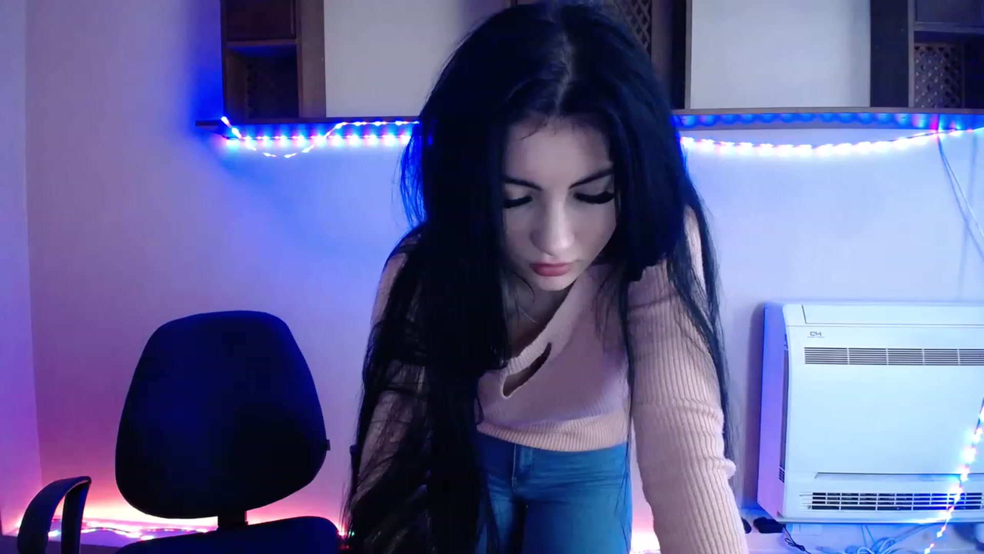 Gallery image thumbnail from LucyStar_'s myfreecams stream on, 11/15/2022, 19:08 image 1 of 20