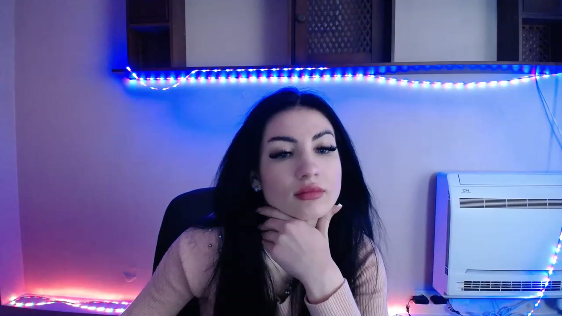 Gallery image thumbnail from LucyStar_'s myfreecams stream on, 11/15/2022, 19:08 image 15 of 20