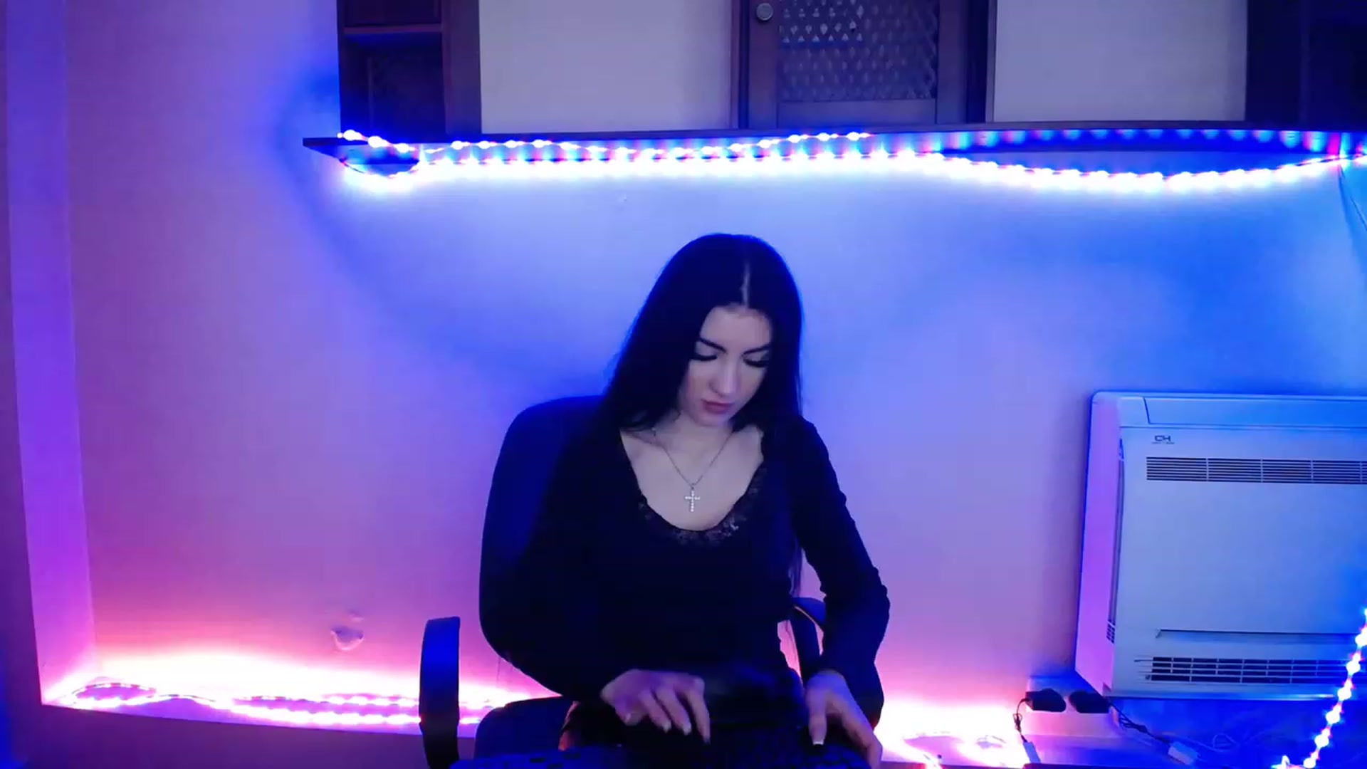Gallery image thumbnail from LucyStar_'s myfreecams stream on, 11/16/2022, 19:02 image 4 of 20