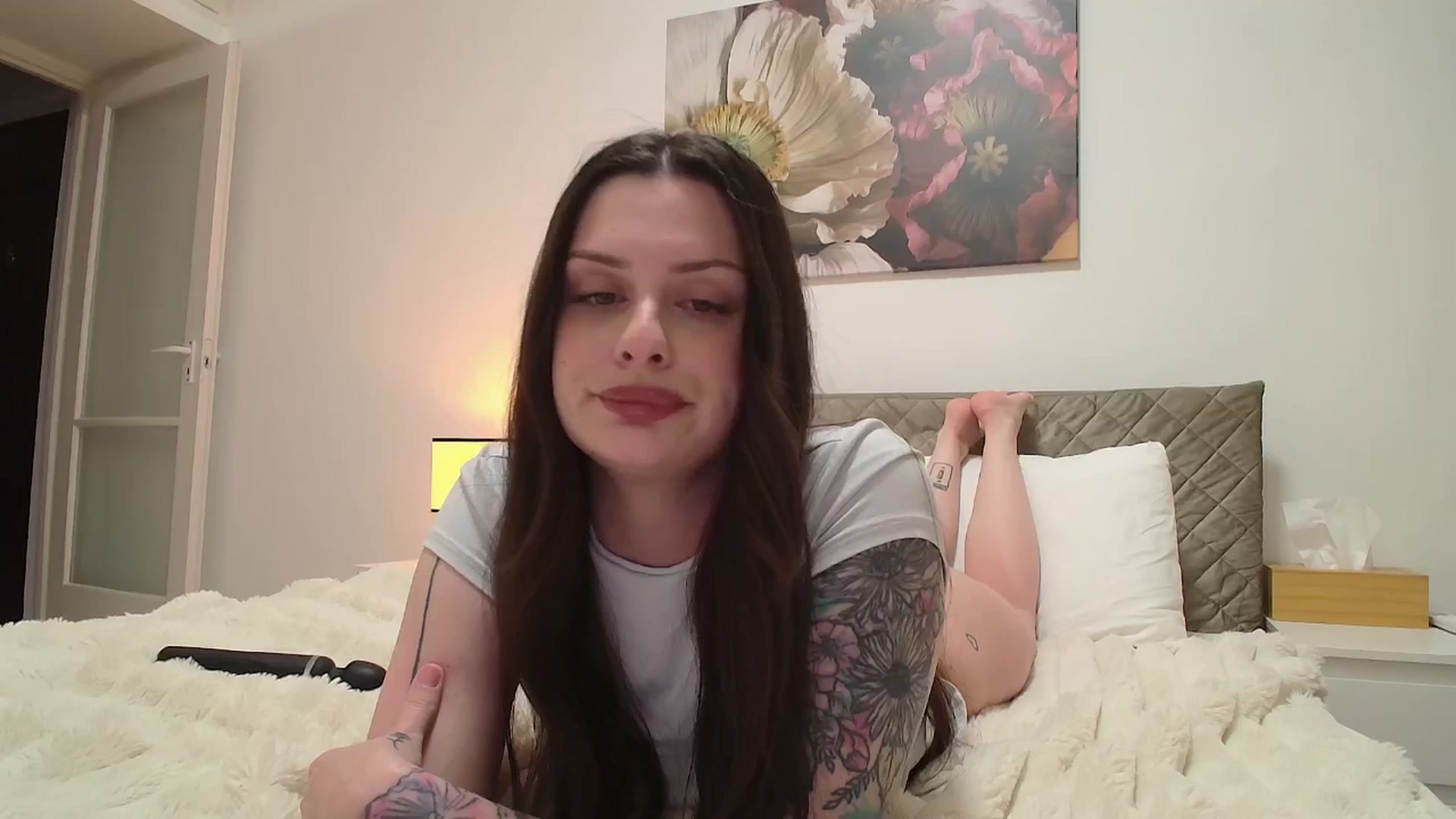 Gallery image thumbnail from LucyVet's myfreecams stream on, 12/21/2025, 18:16 image 8 of 20
